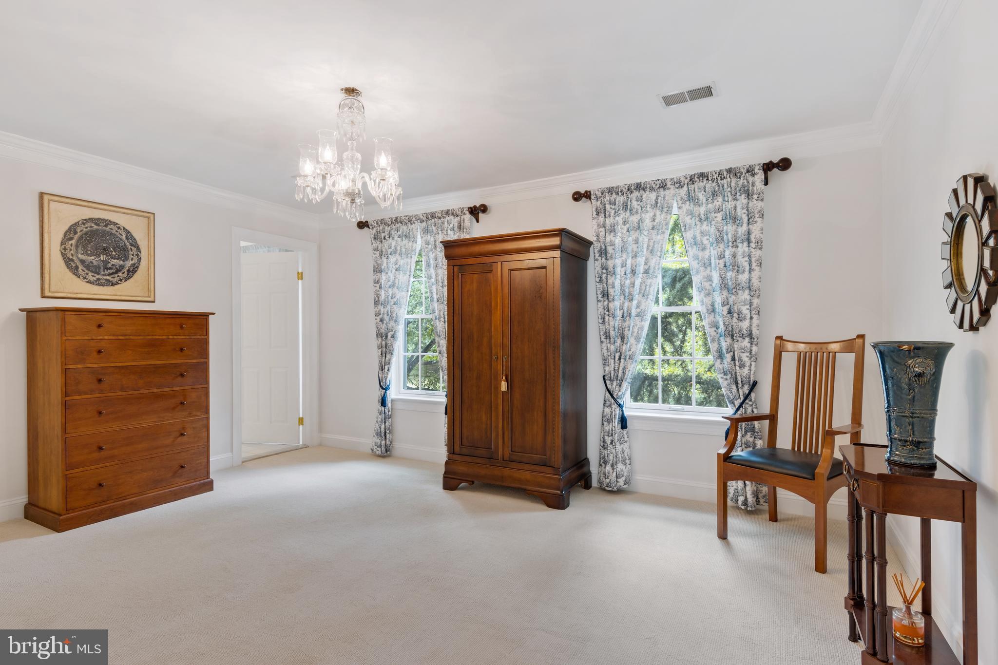 FOUR OAKS FARM - Residential