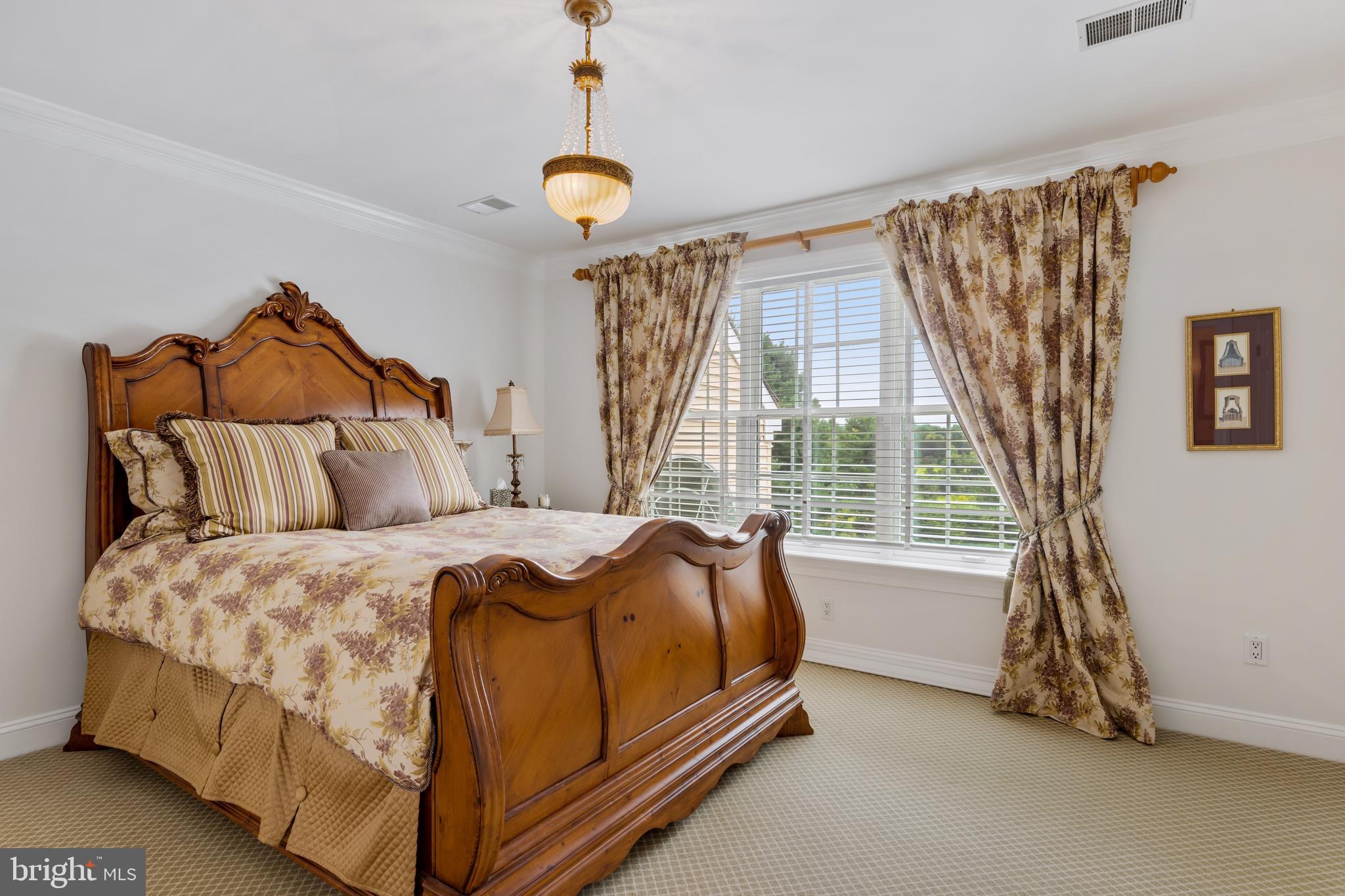 FOUR OAKS FARM - Residential