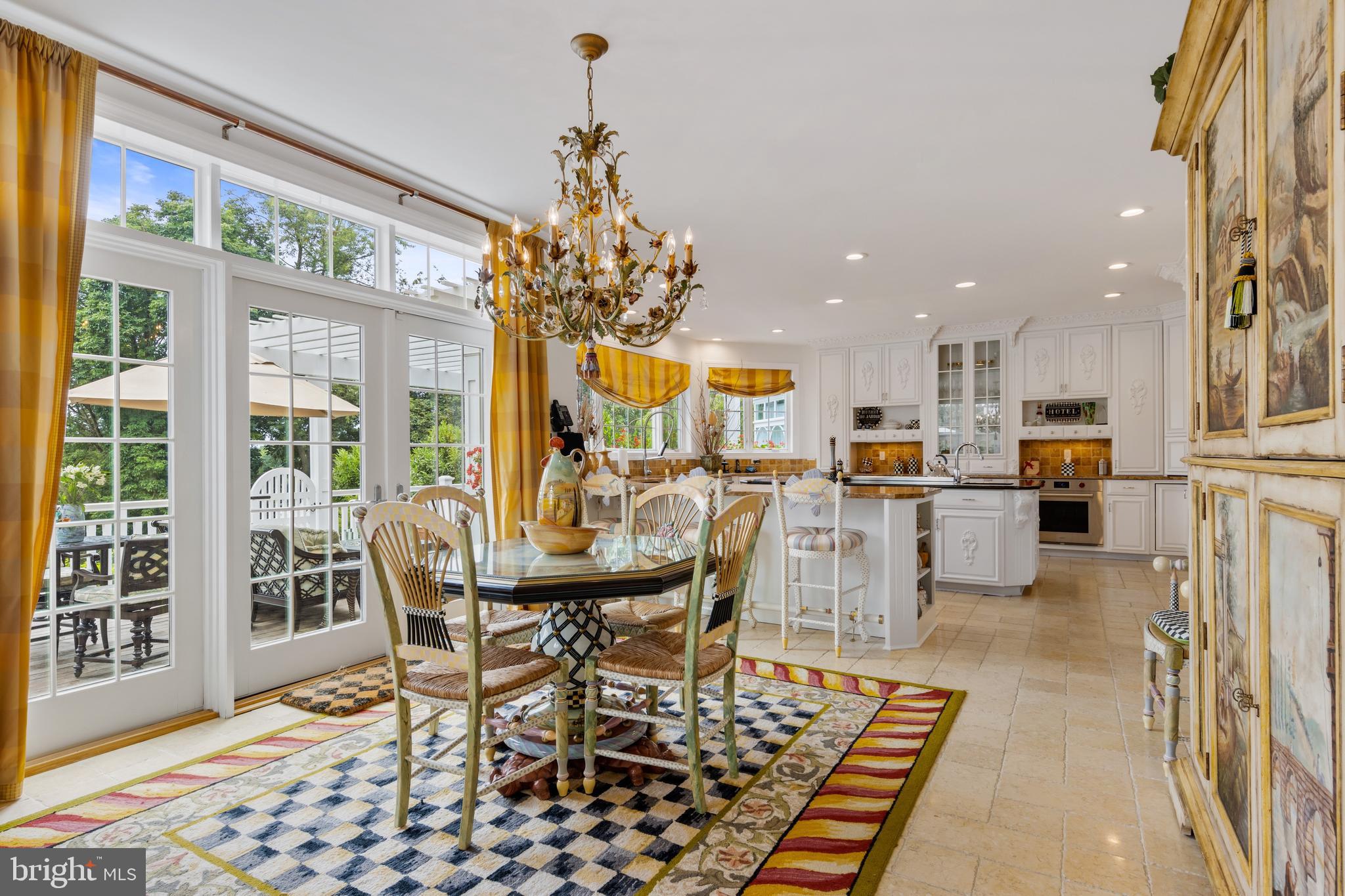 FOUR OAKS FARM - Residential