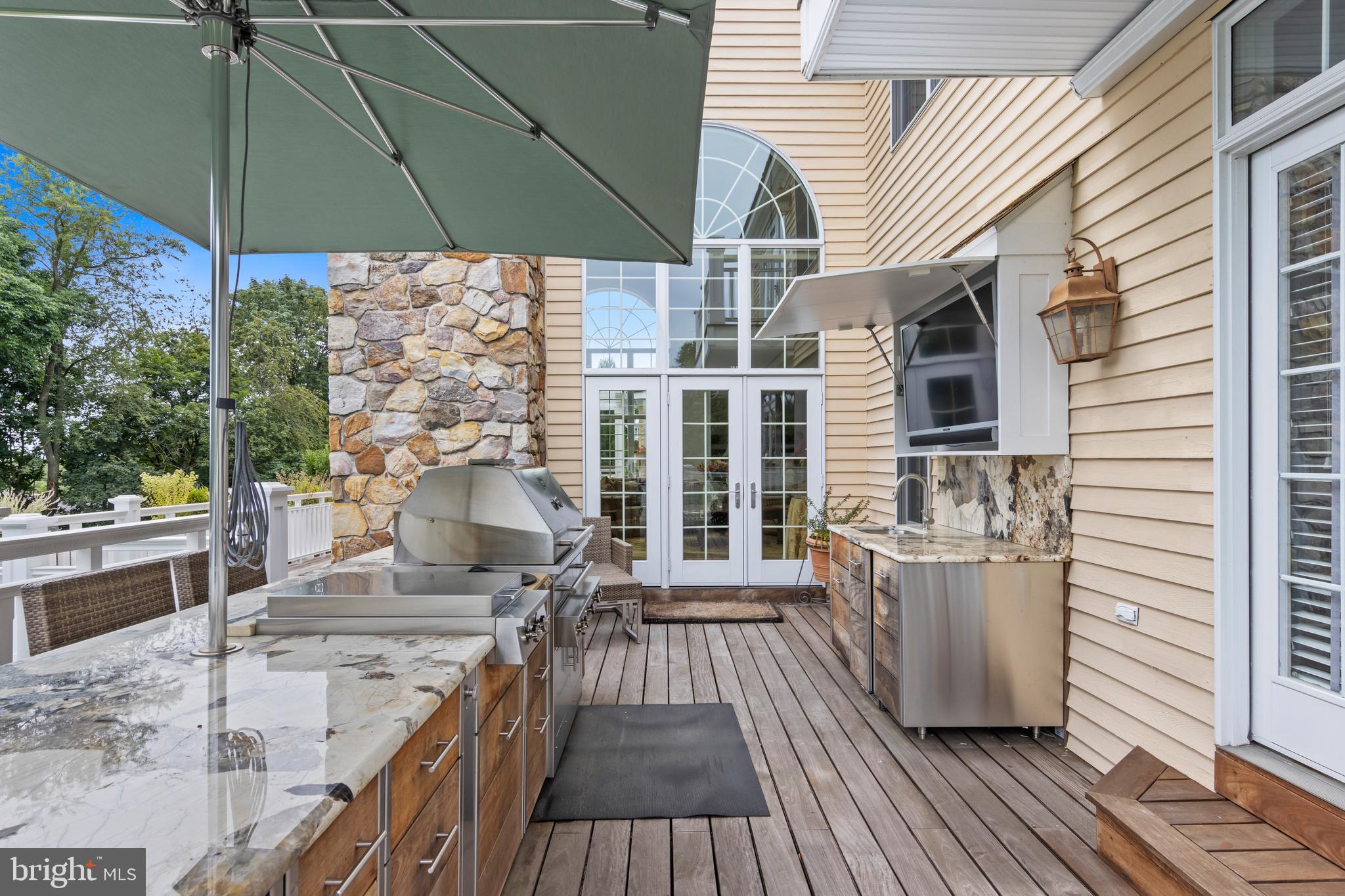 FOUR OAKS FARM - Residential