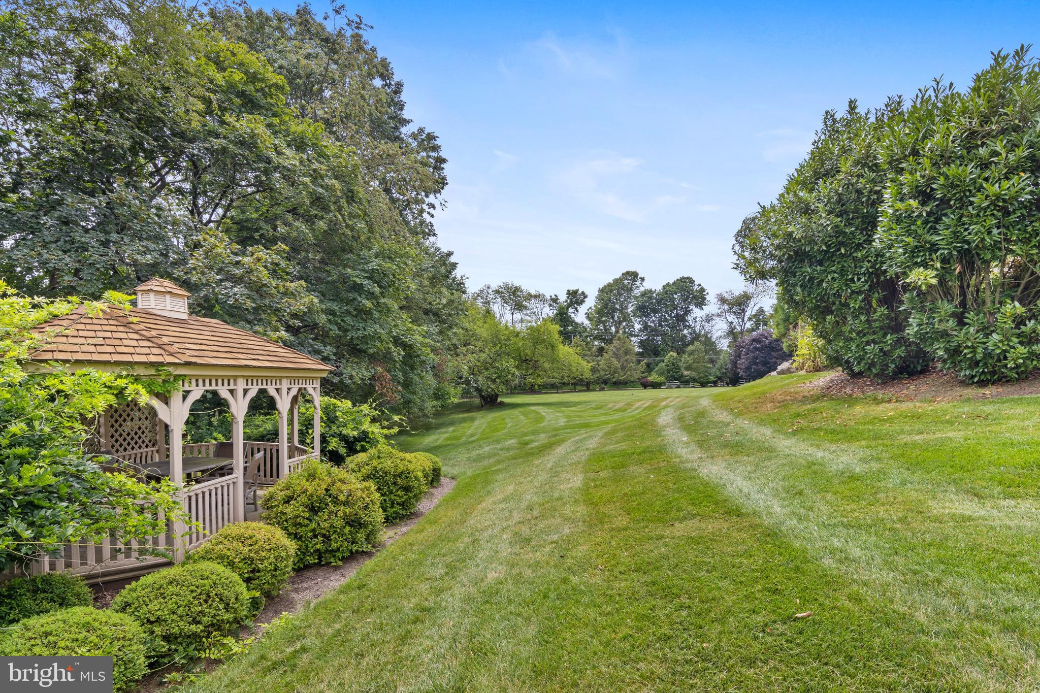 FOUR OAKS FARM - Residential