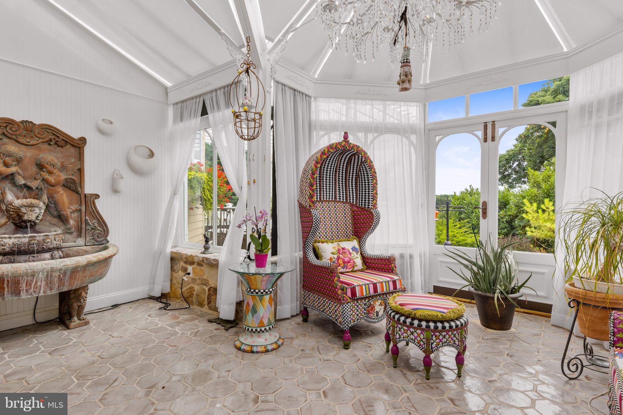 FOUR OAKS FARM - Residential