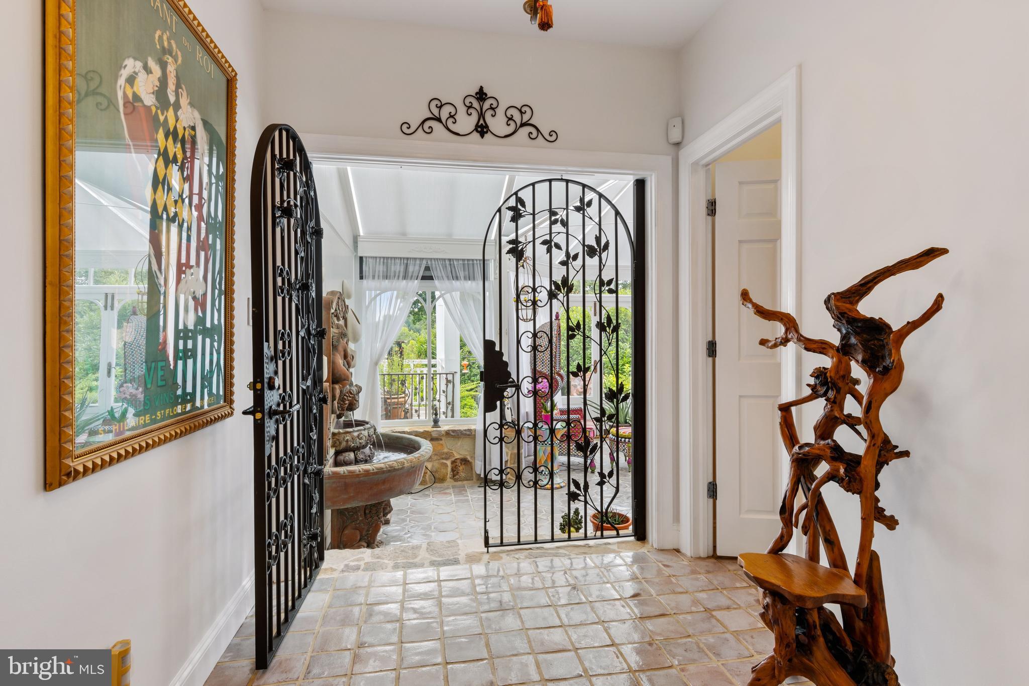 FOUR OAKS FARM - Residential