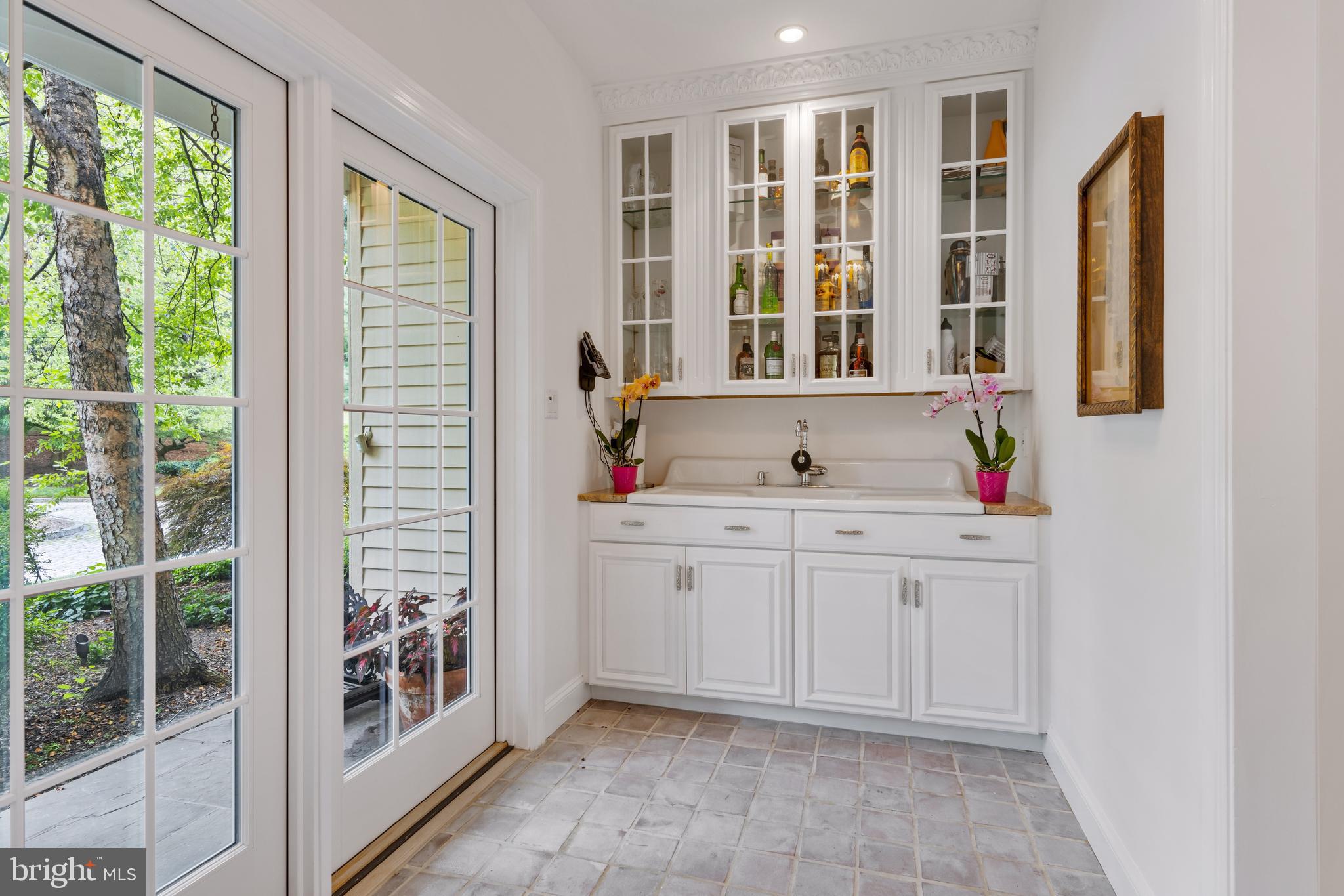 FOUR OAKS FARM - Residential