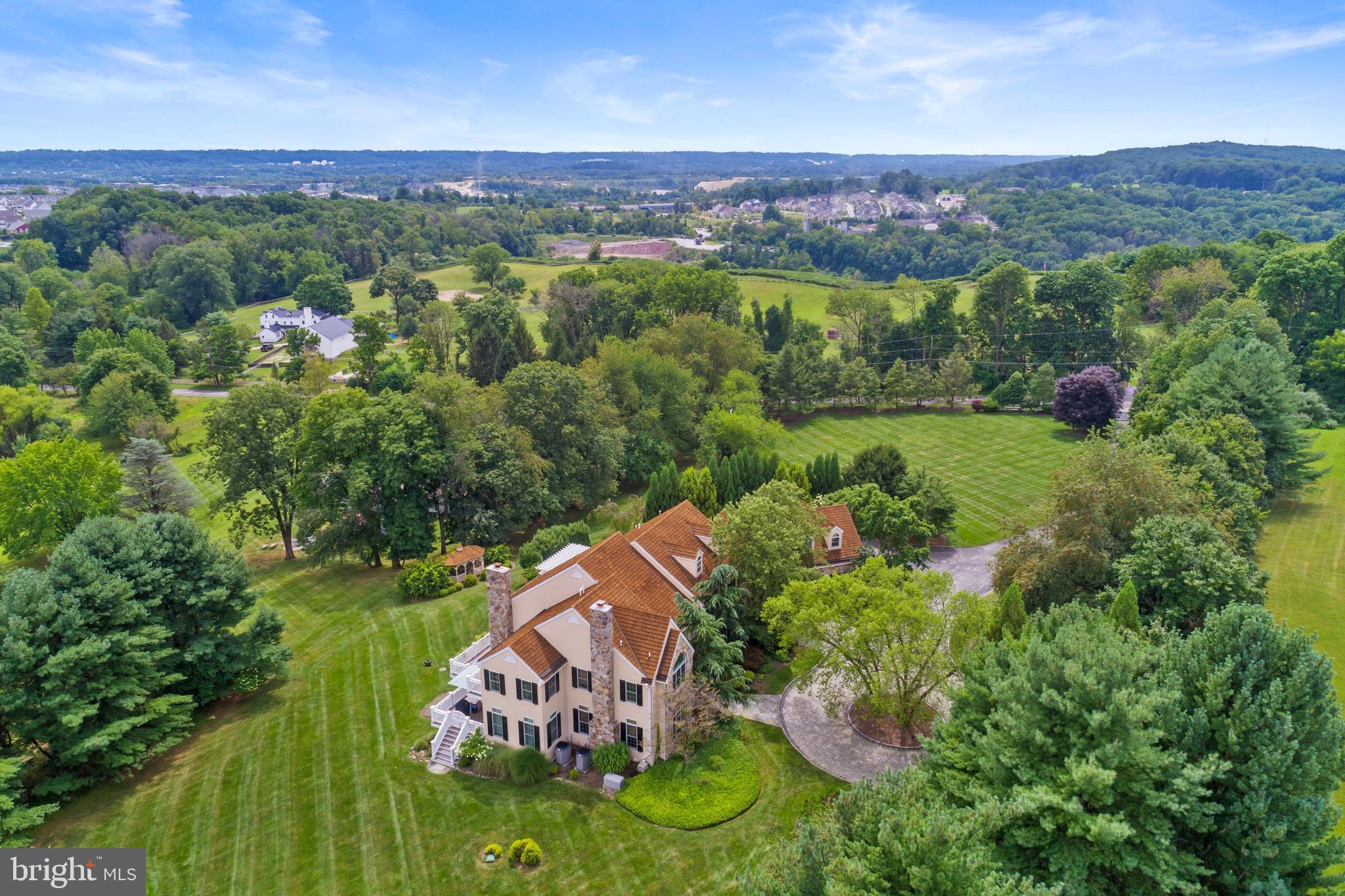 FOUR OAKS FARM - Residential