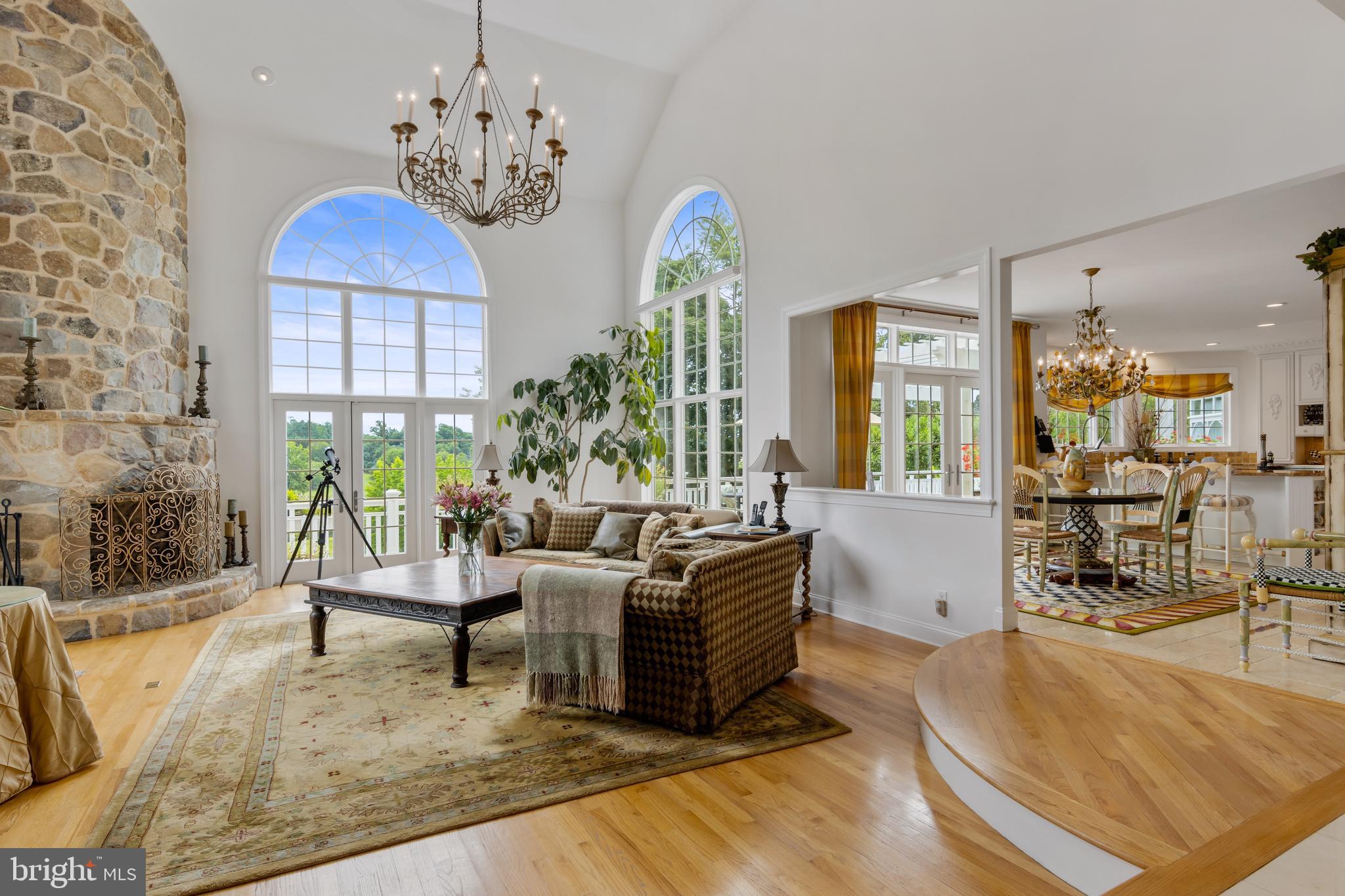 FOUR OAKS FARM - Residential