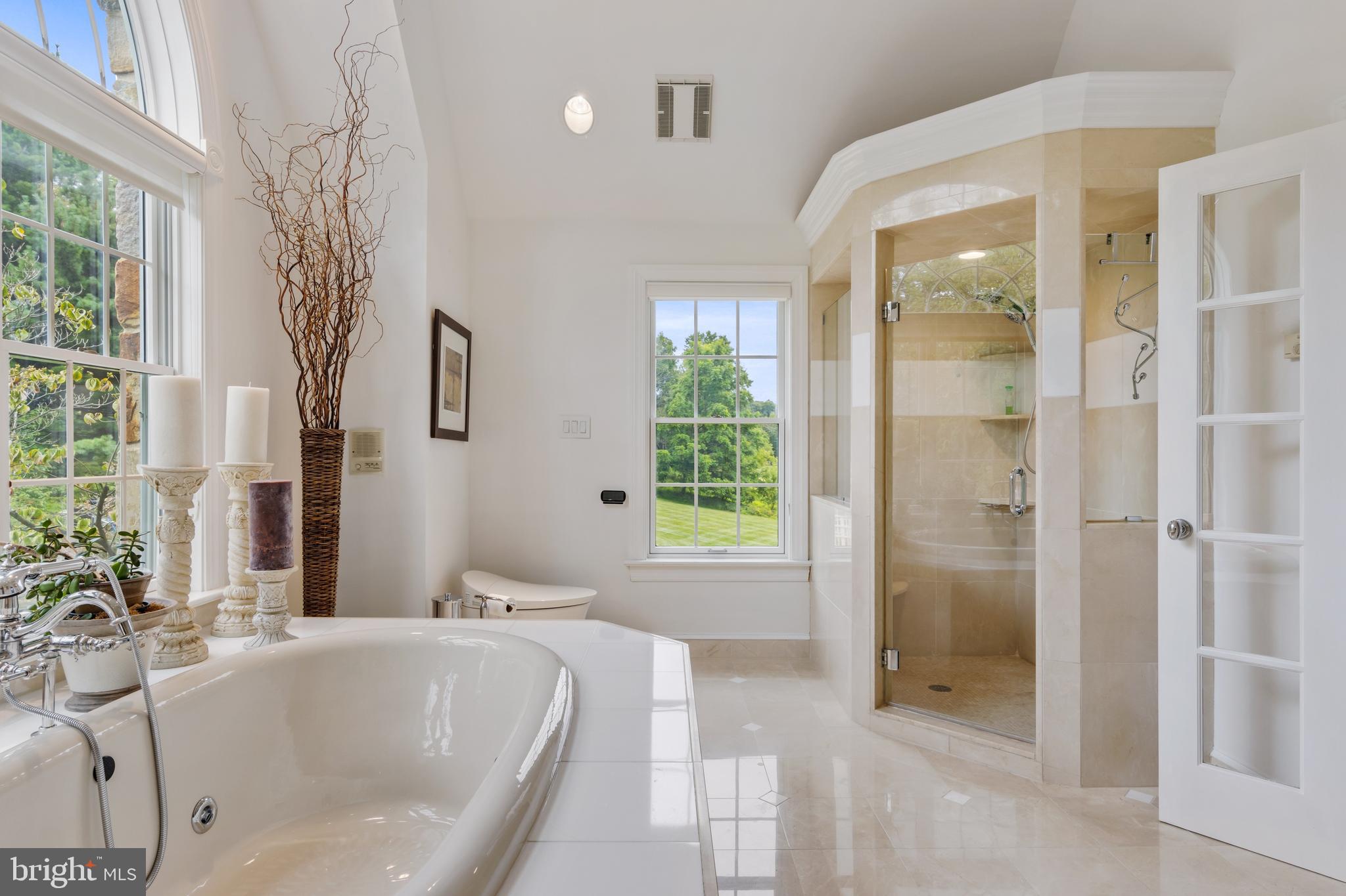 FOUR OAKS FARM - Residential