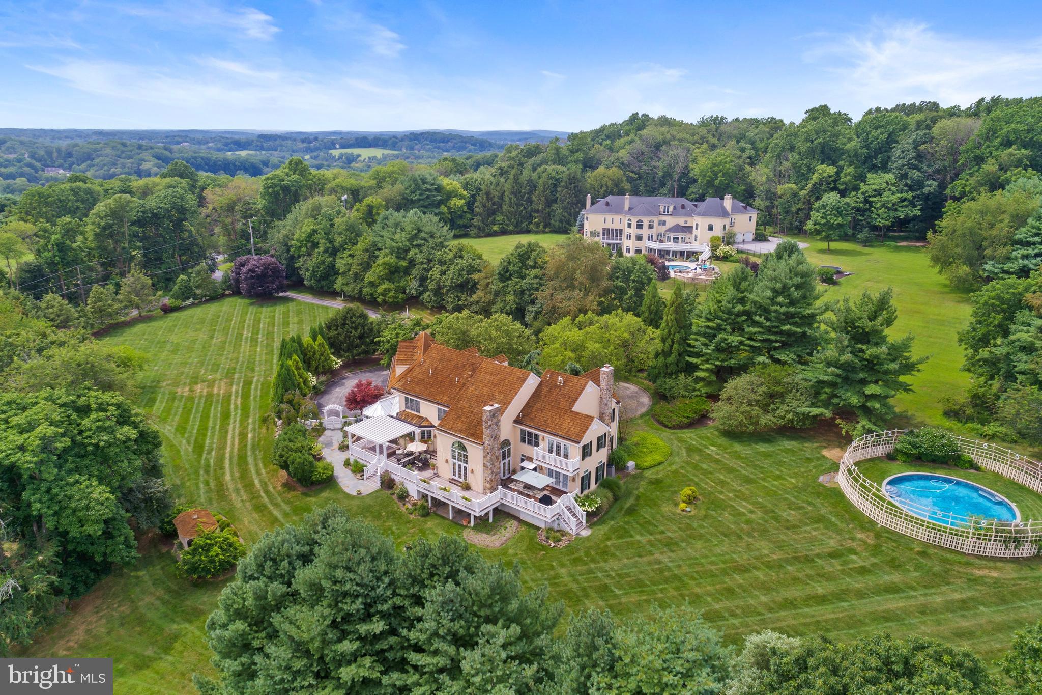 FOUR OAKS FARM - Residential