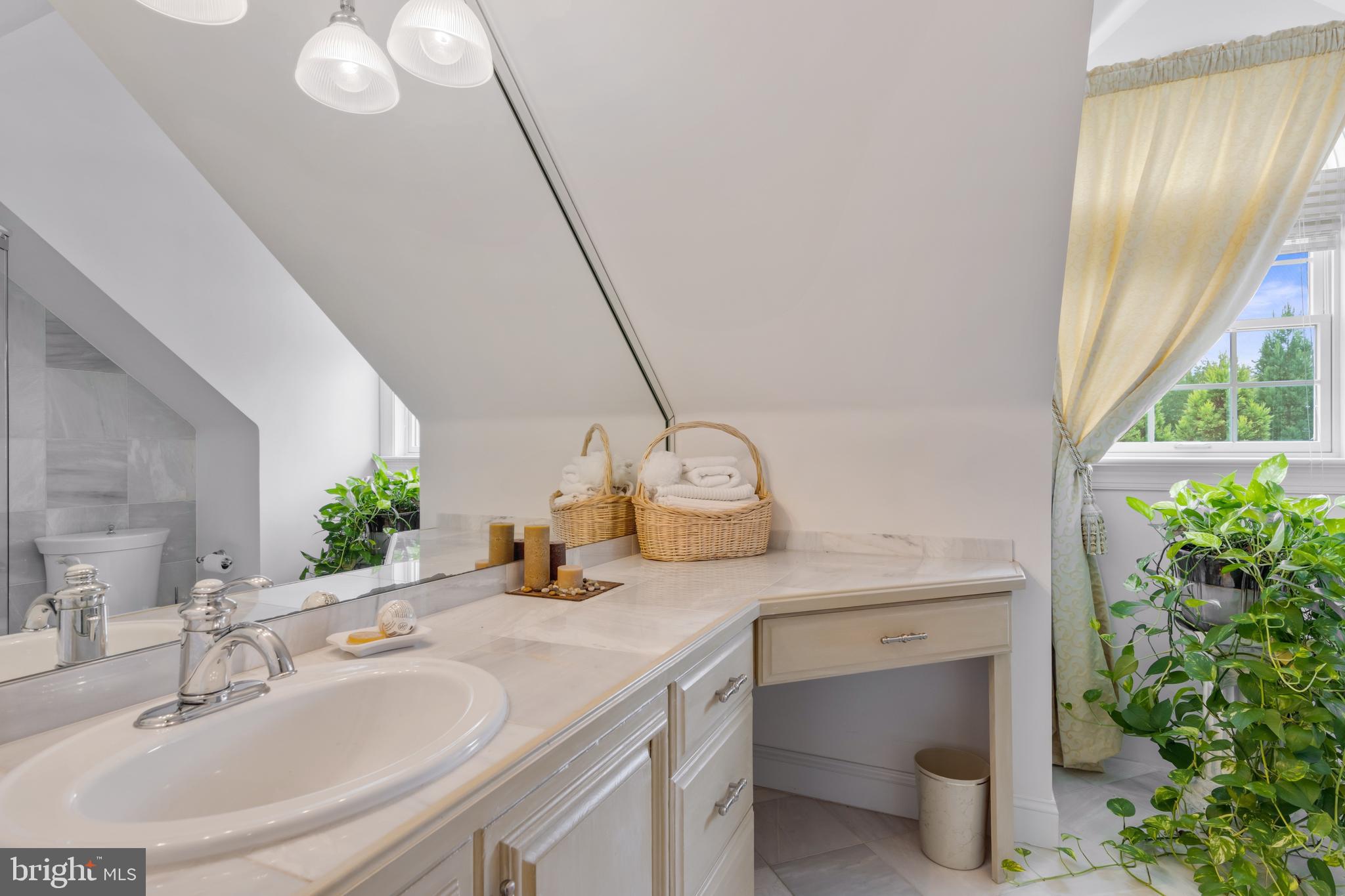 FOUR OAKS FARM - Residential