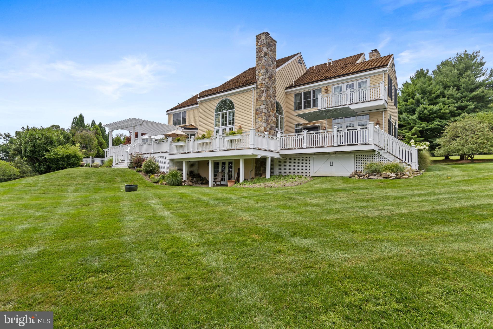 FOUR OAKS FARM - Residential