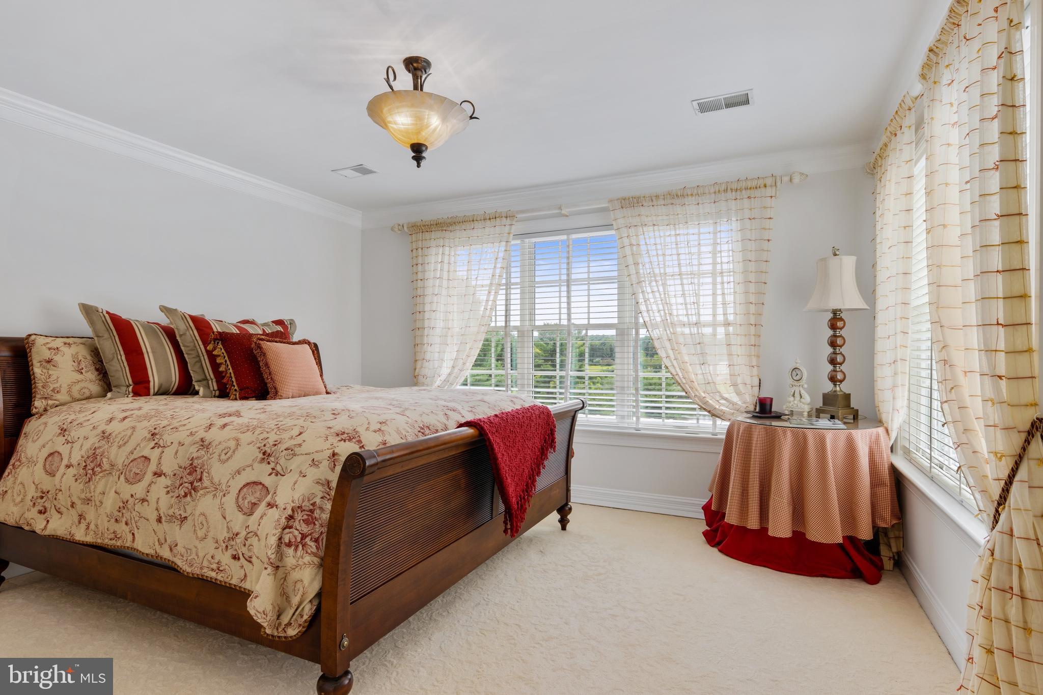 FOUR OAKS FARM - Residential