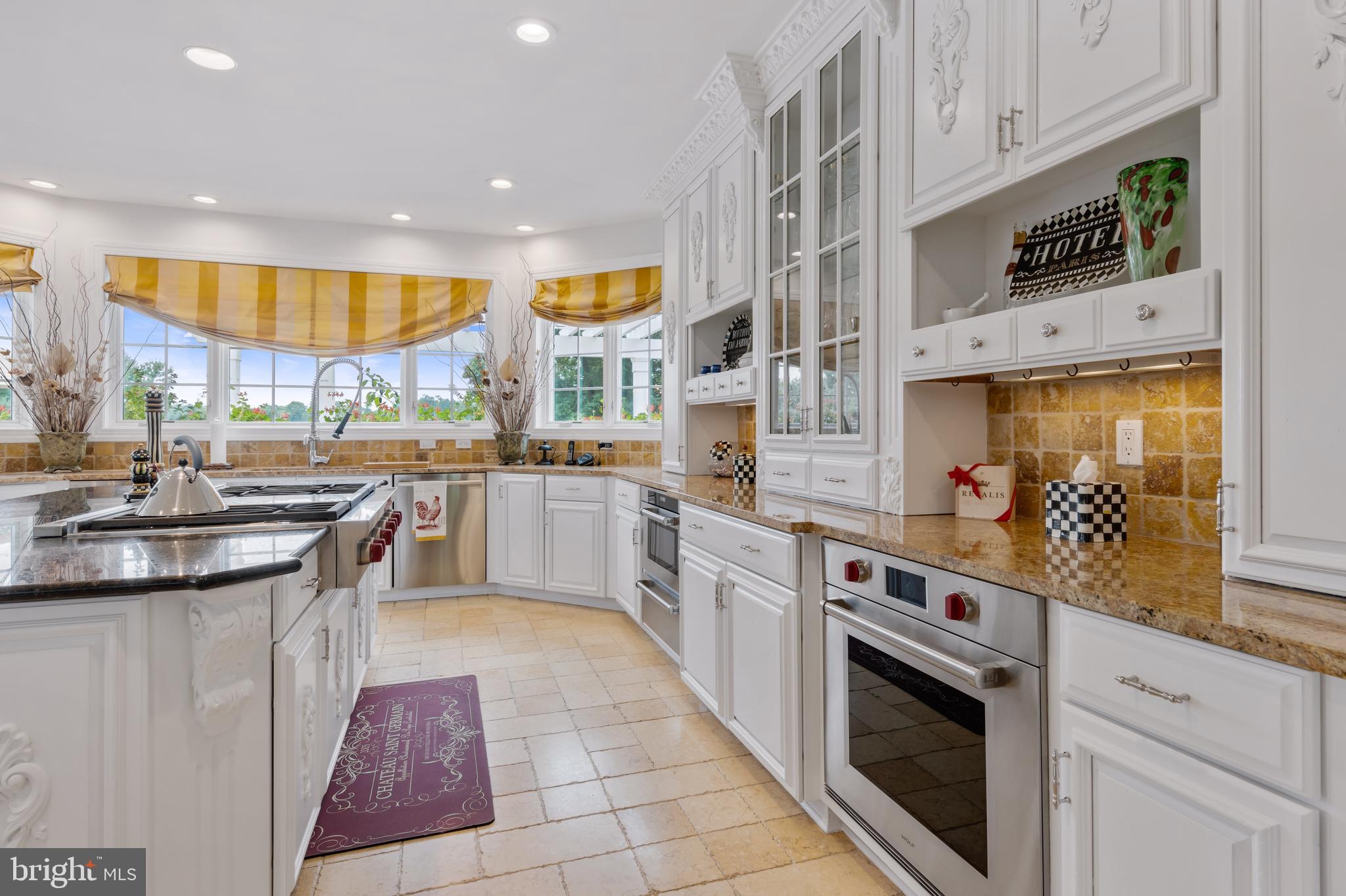 FOUR OAKS FARM - Residential