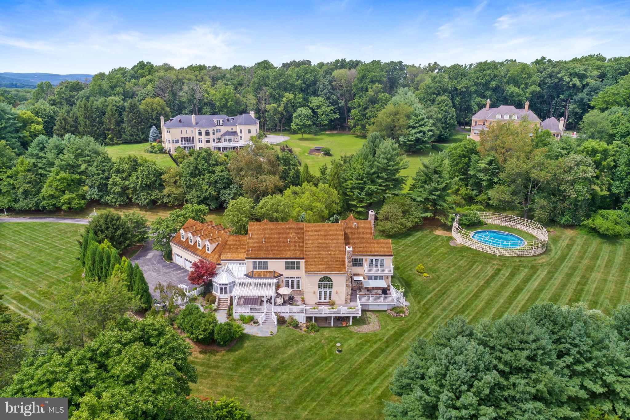 FOUR OAKS FARM - Residential