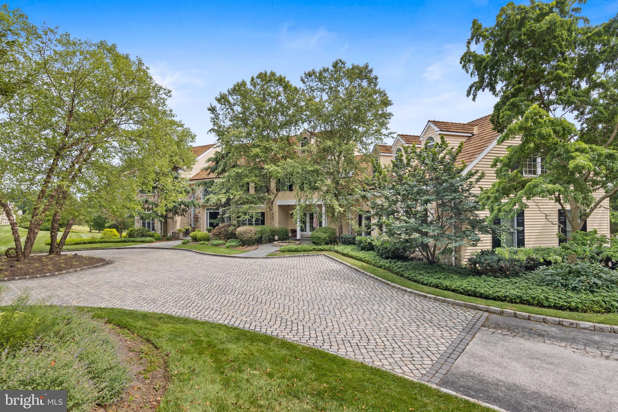 FOUR OAKS FARM - Residential