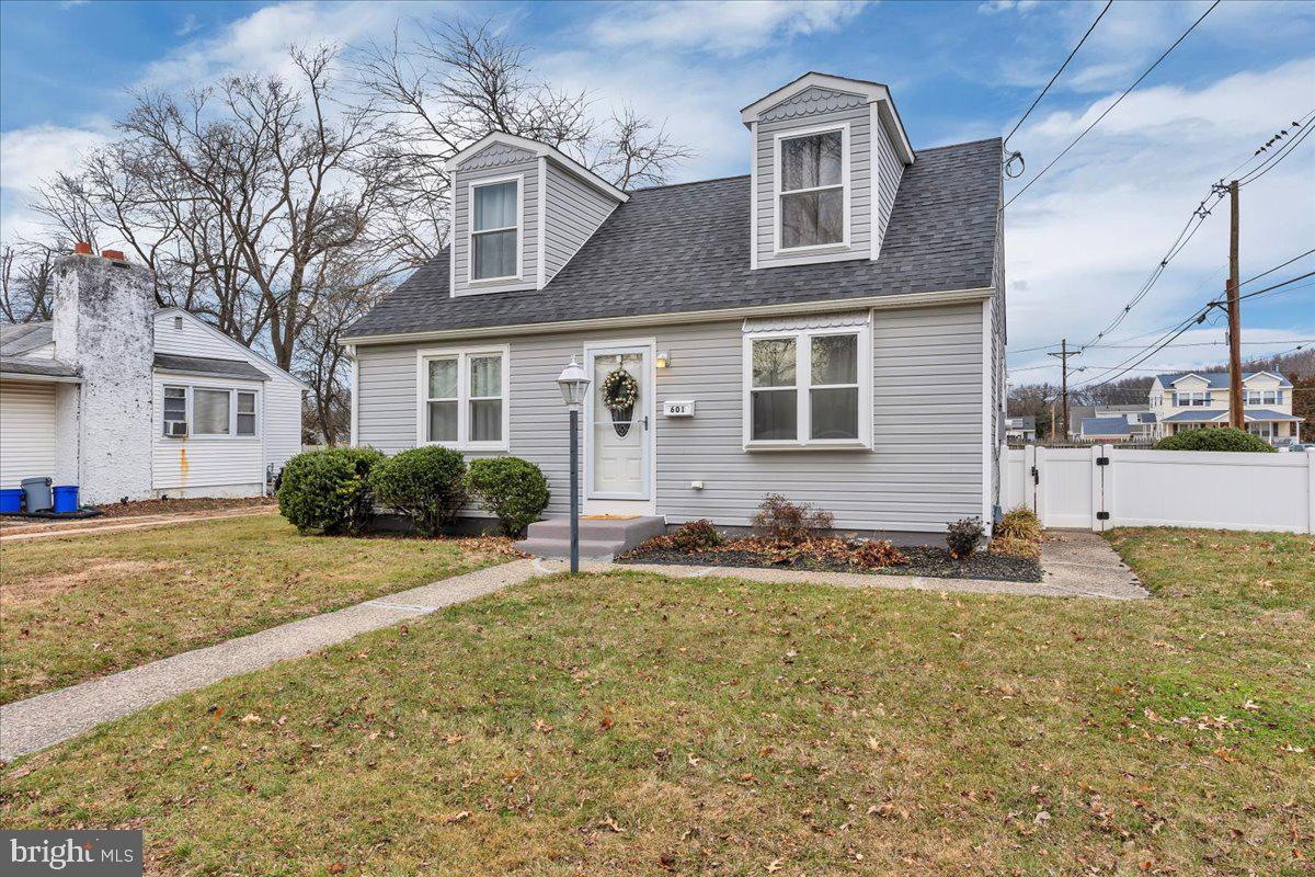 601 W LINCOLN AVENUE