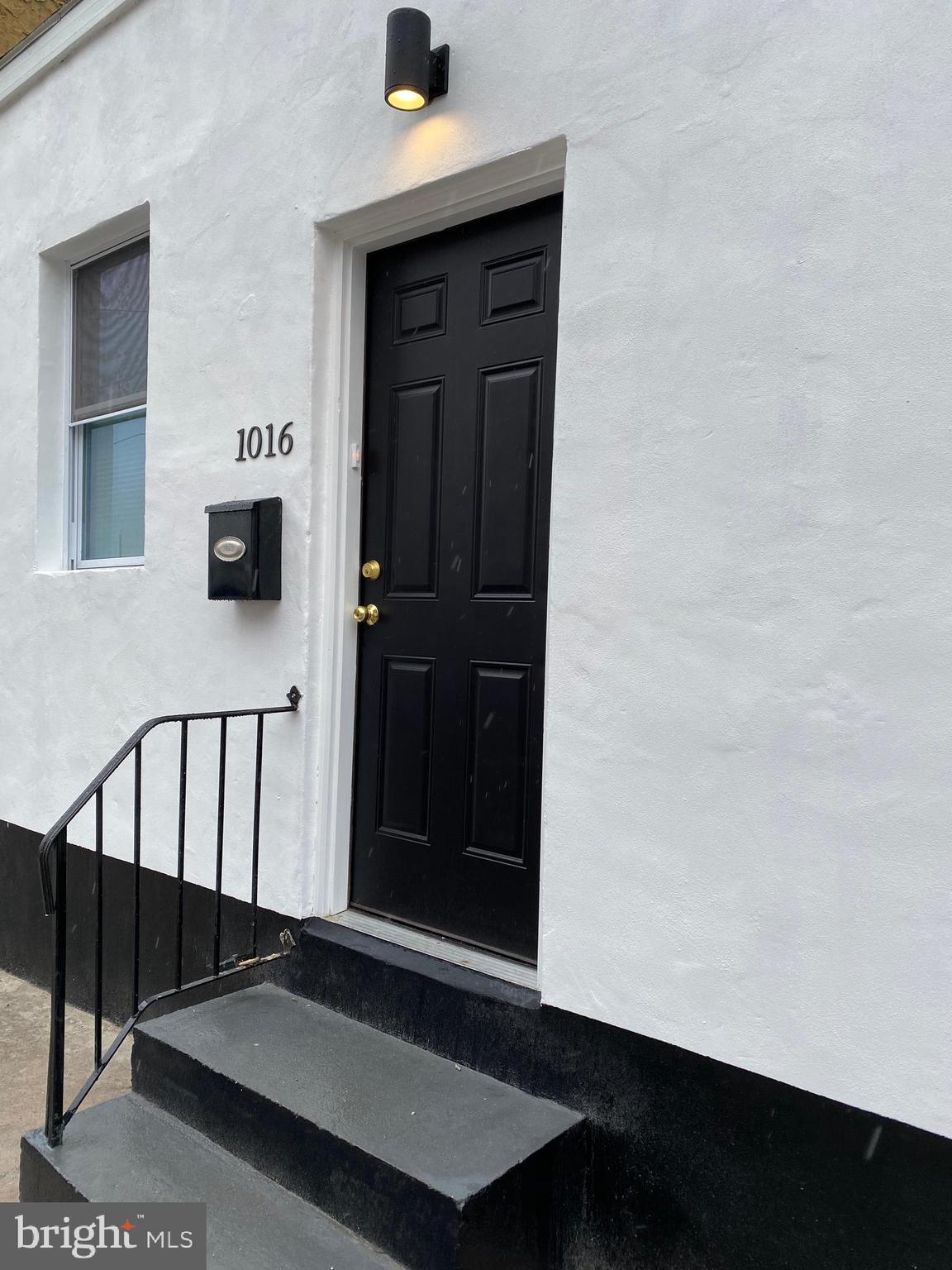 HAWTHORNE - Residential Lease