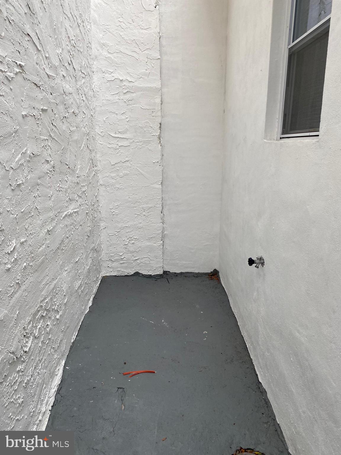 HAWTHORNE - Residential Lease