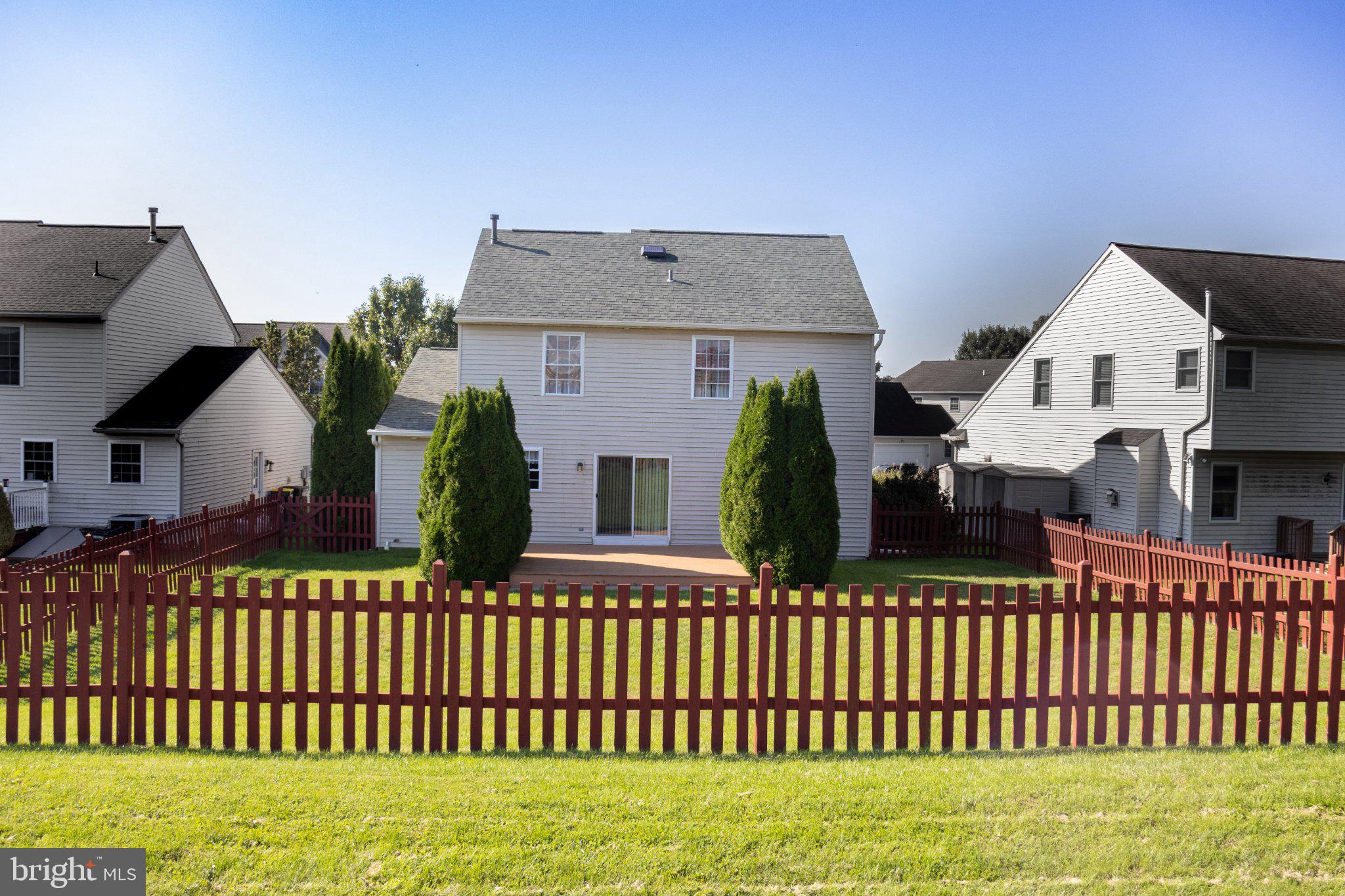 338 CAMBRIDGE LANE