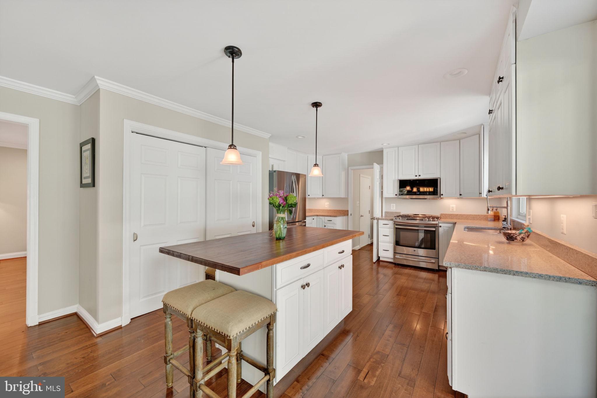 POINT FIELD LANDING - Residential