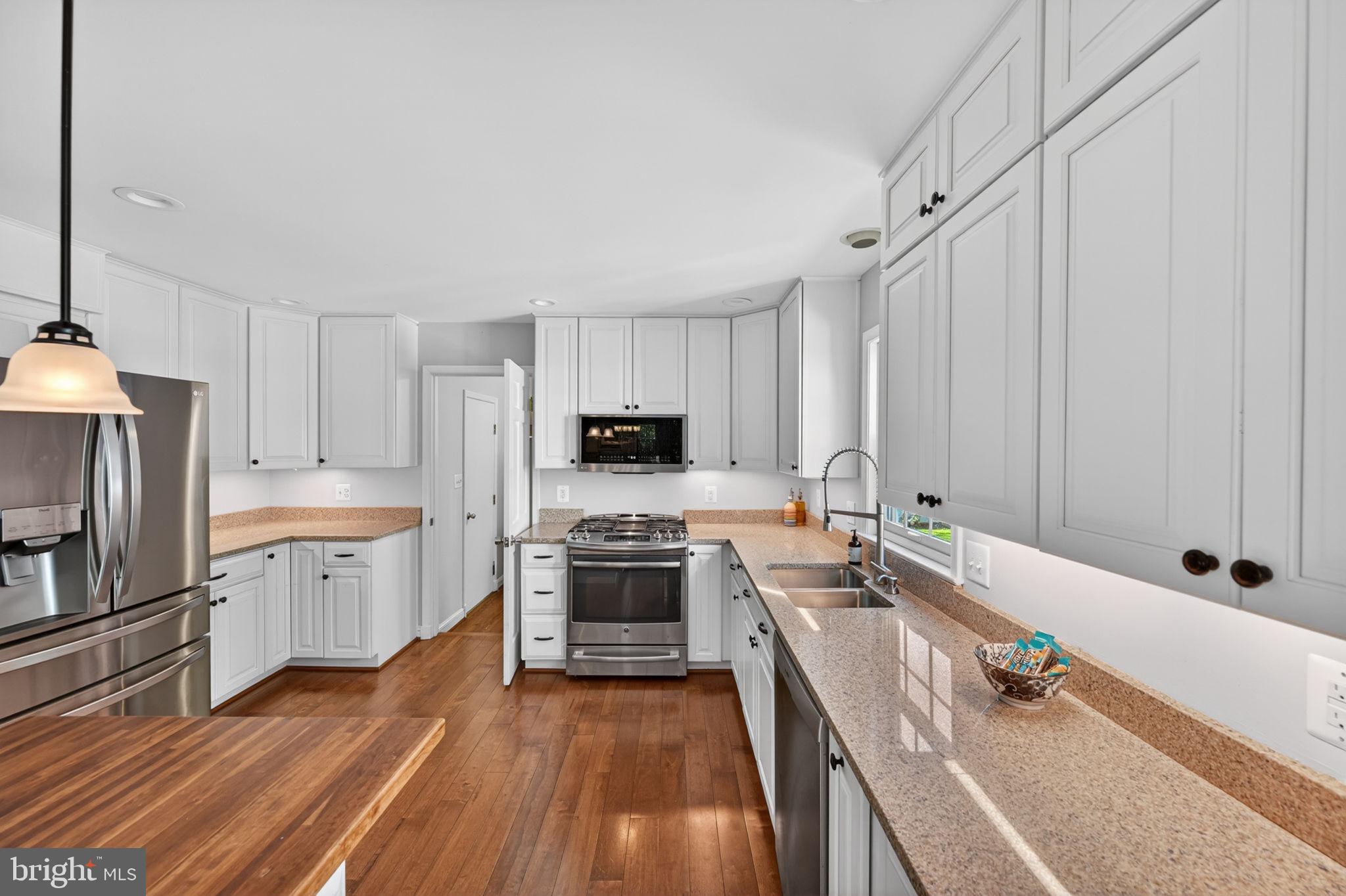 POINT FIELD LANDING - Residential