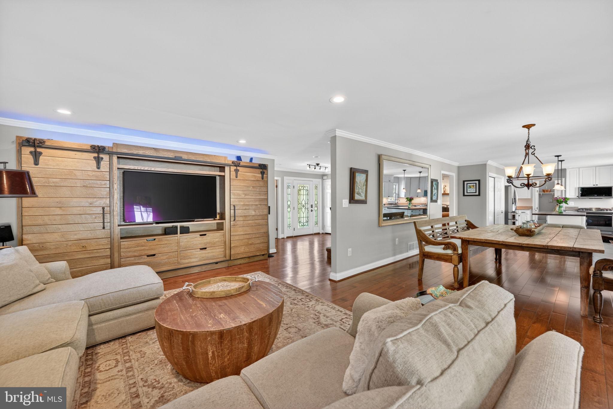 POINT FIELD LANDING - Residential