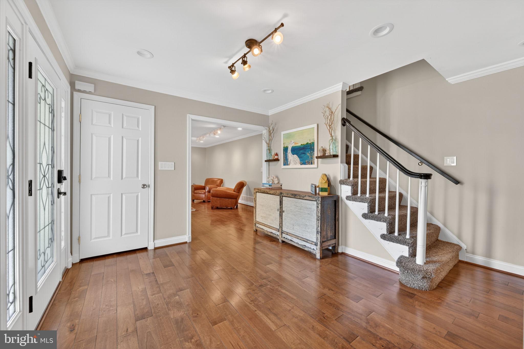 POINT FIELD LANDING - Residential