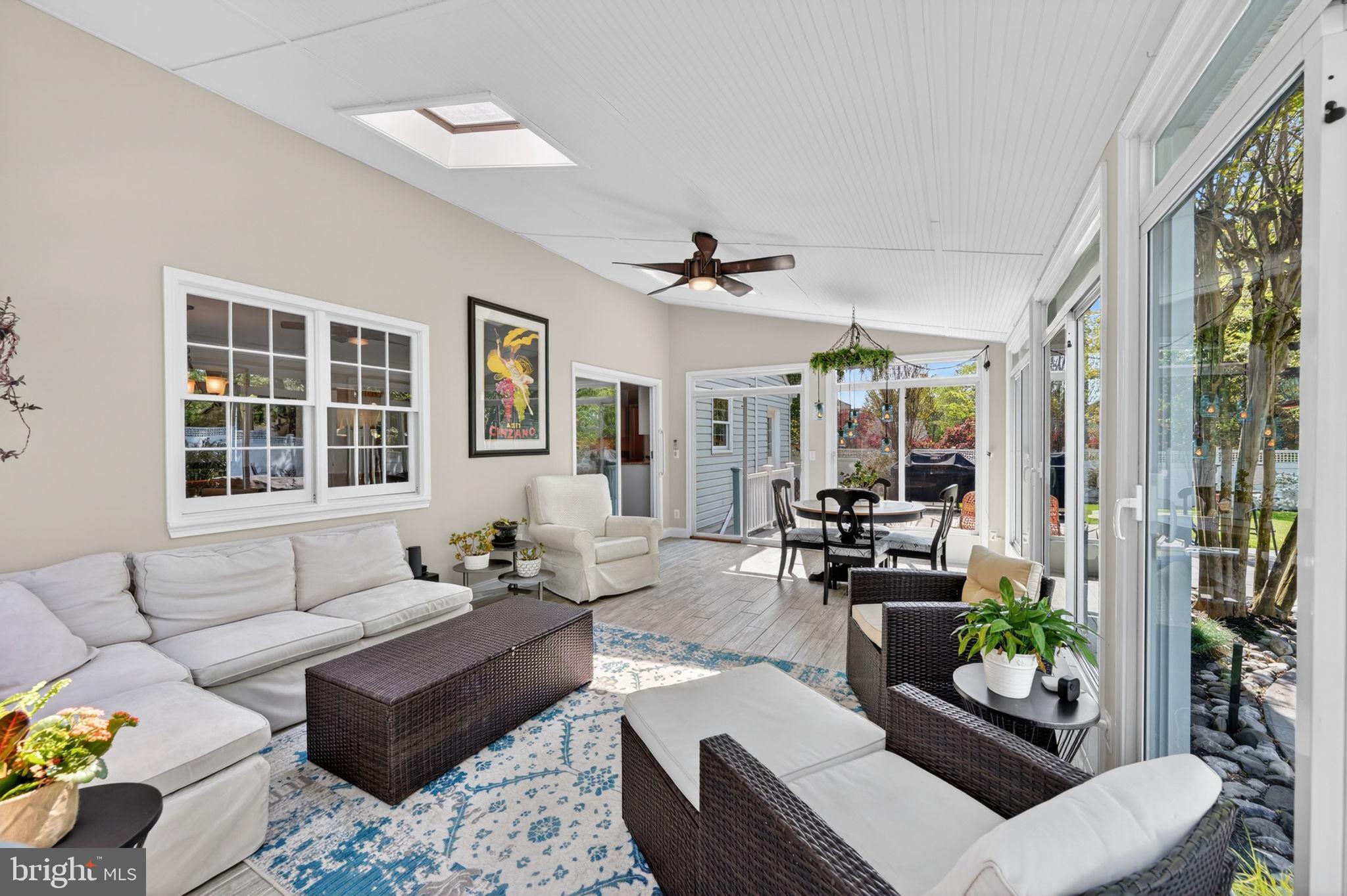 POINT FIELD LANDING - Residential