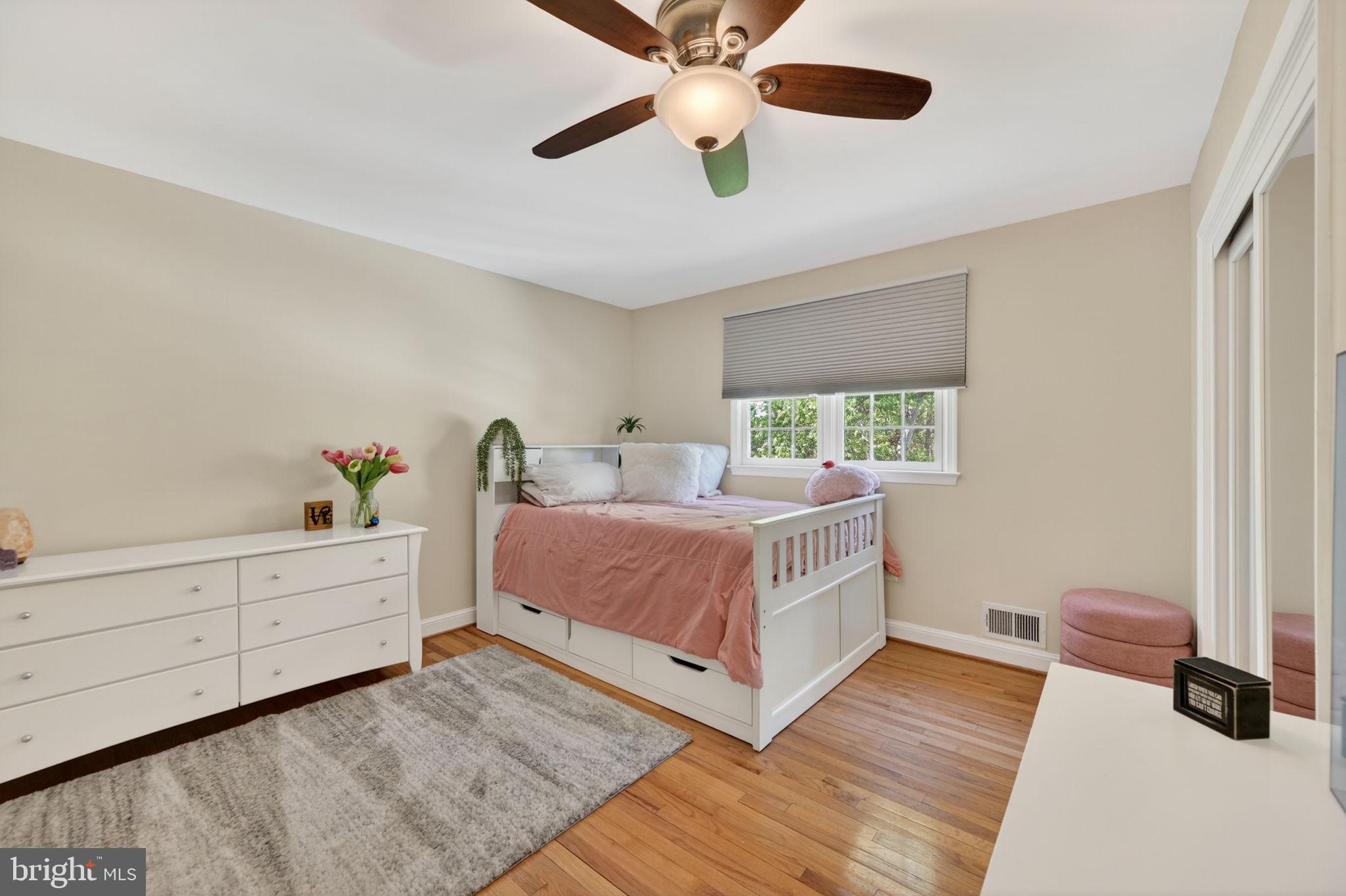 POINT FIELD LANDING - Residential