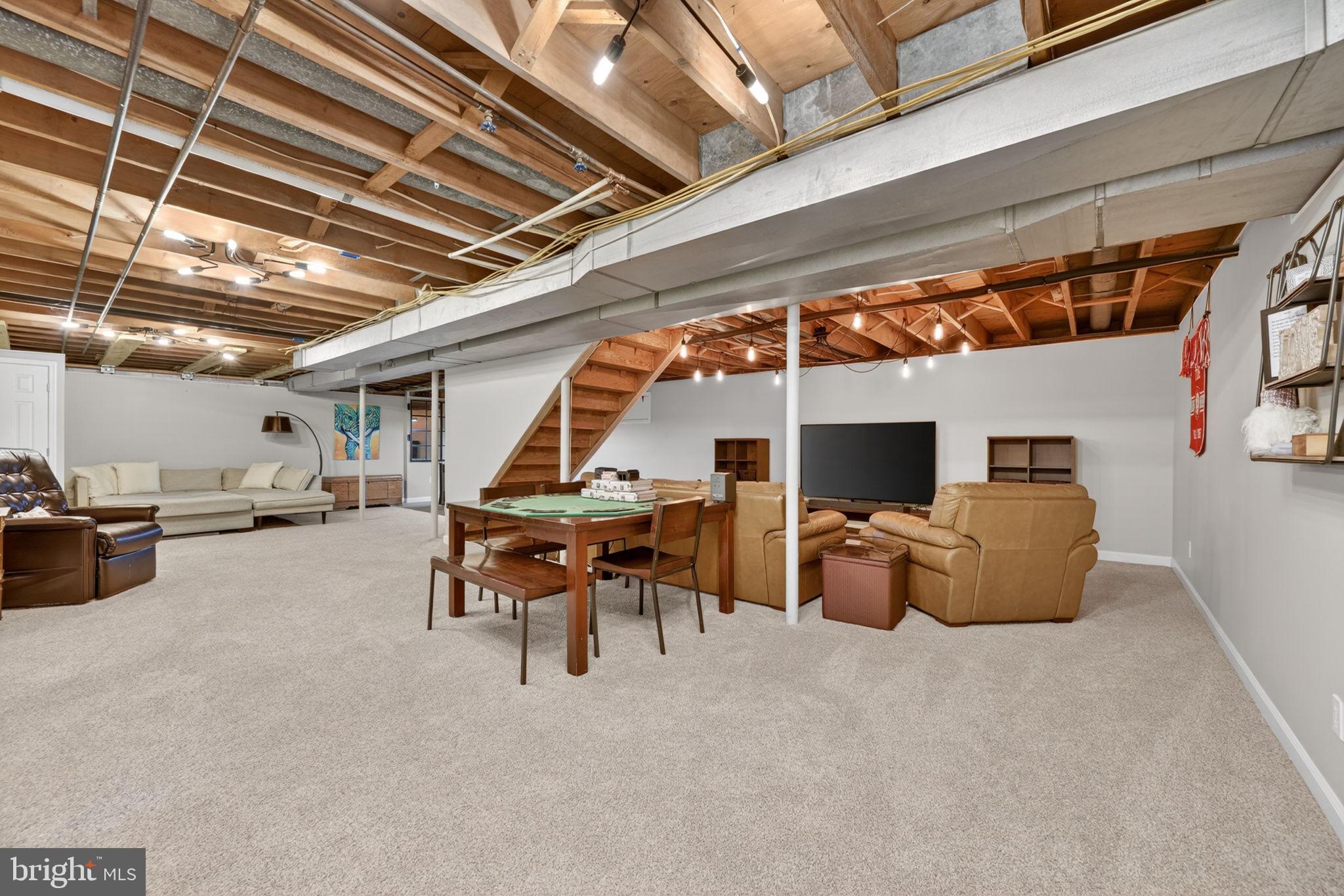 POINT FIELD LANDING - Residential