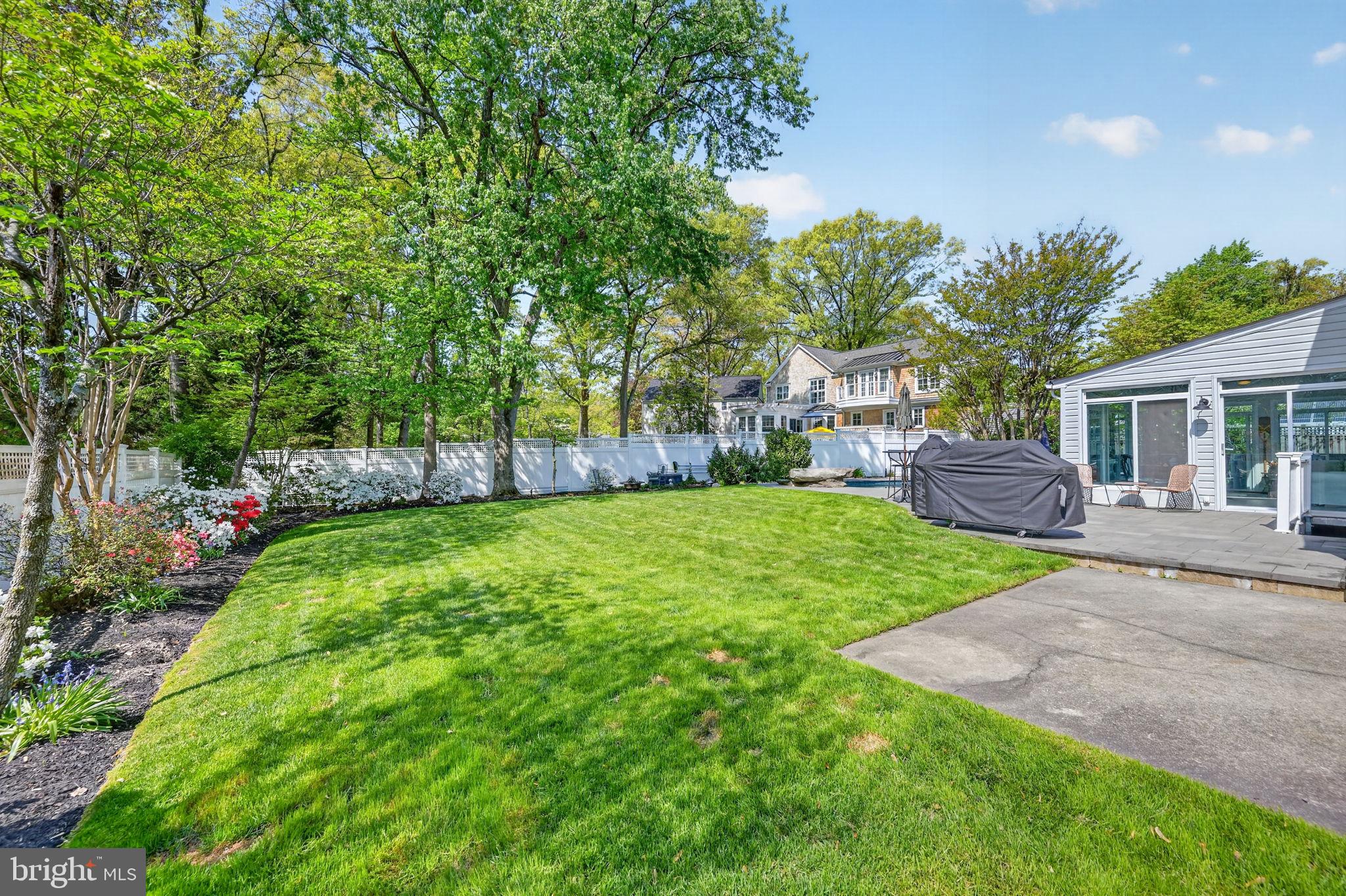 POINT FIELD LANDING - Residential