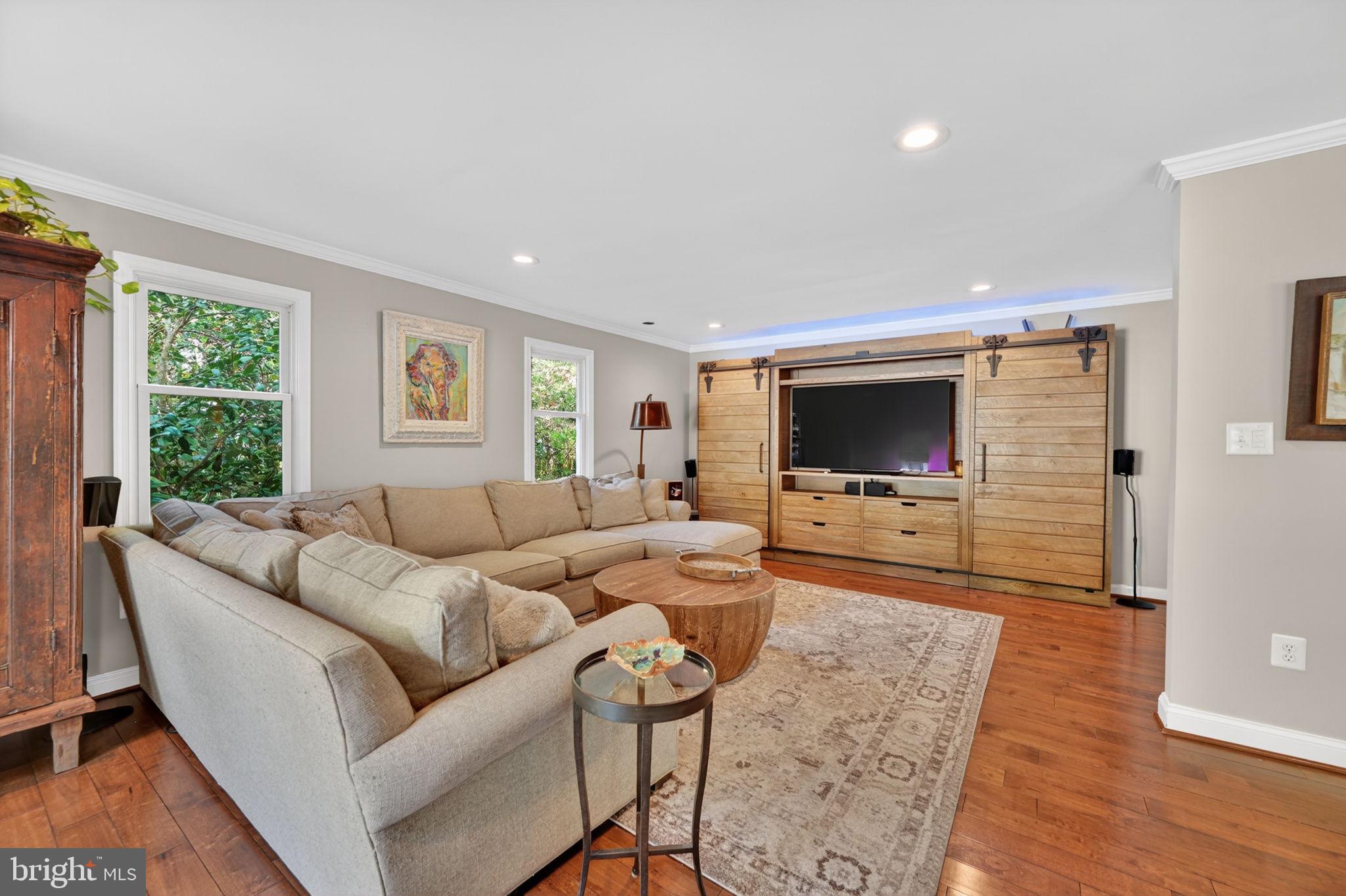 POINT FIELD LANDING - Residential