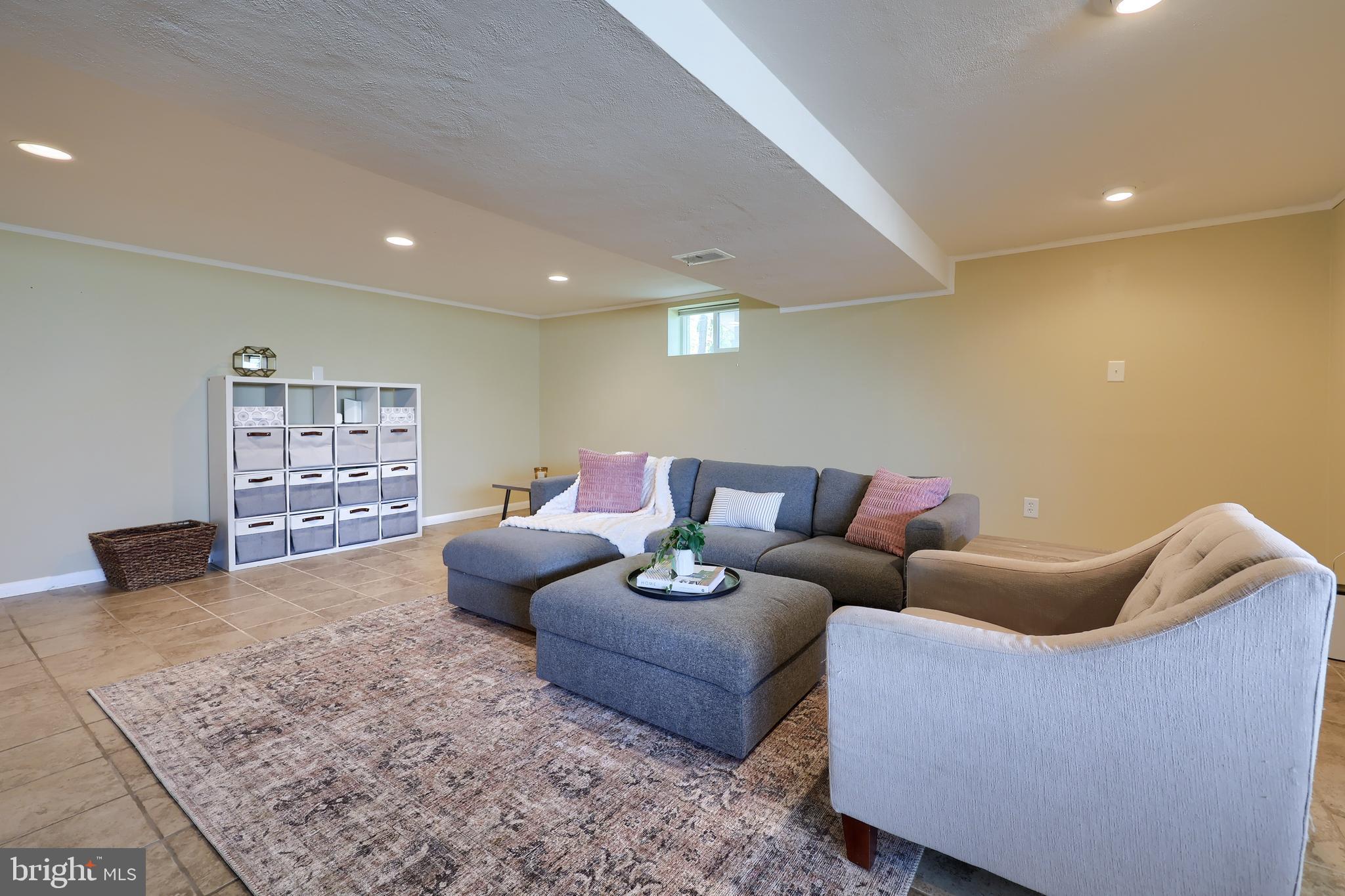 HILLCREST - Residential