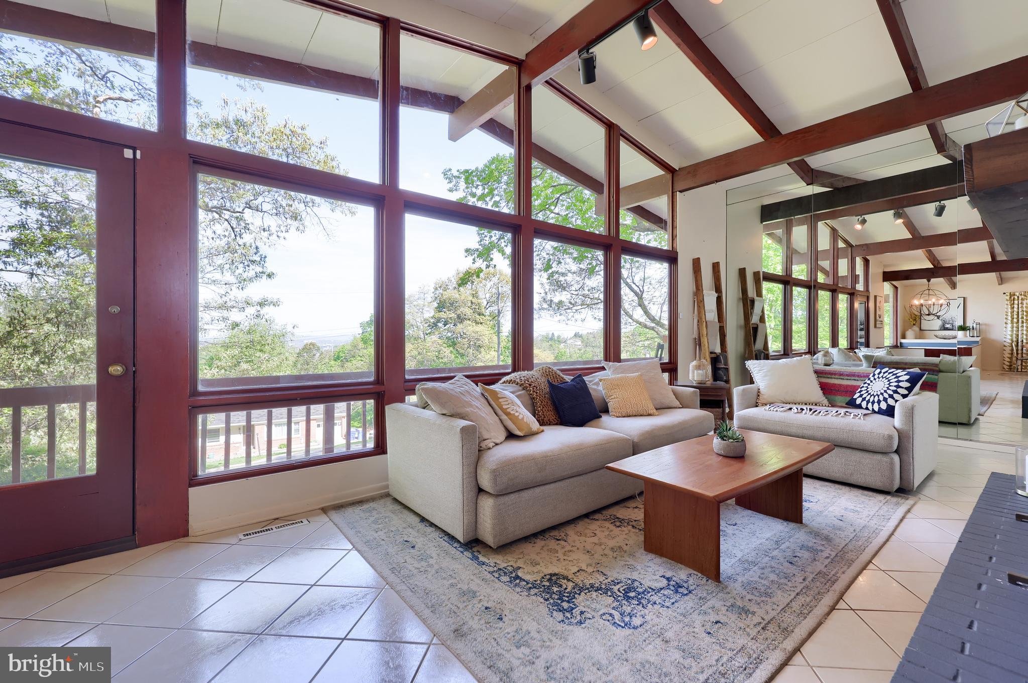 HILLCREST - Residential