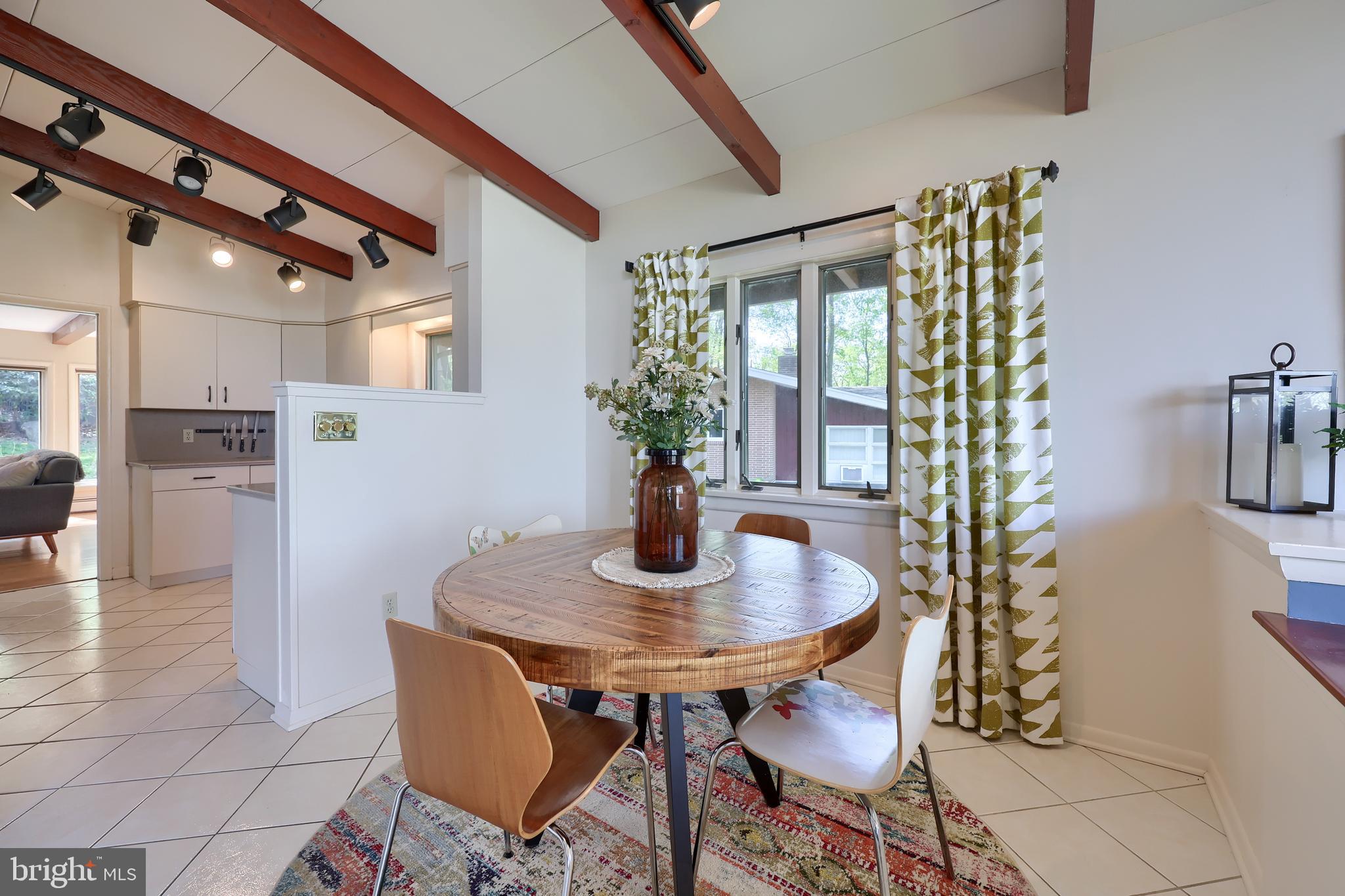 HILLCREST - Residential