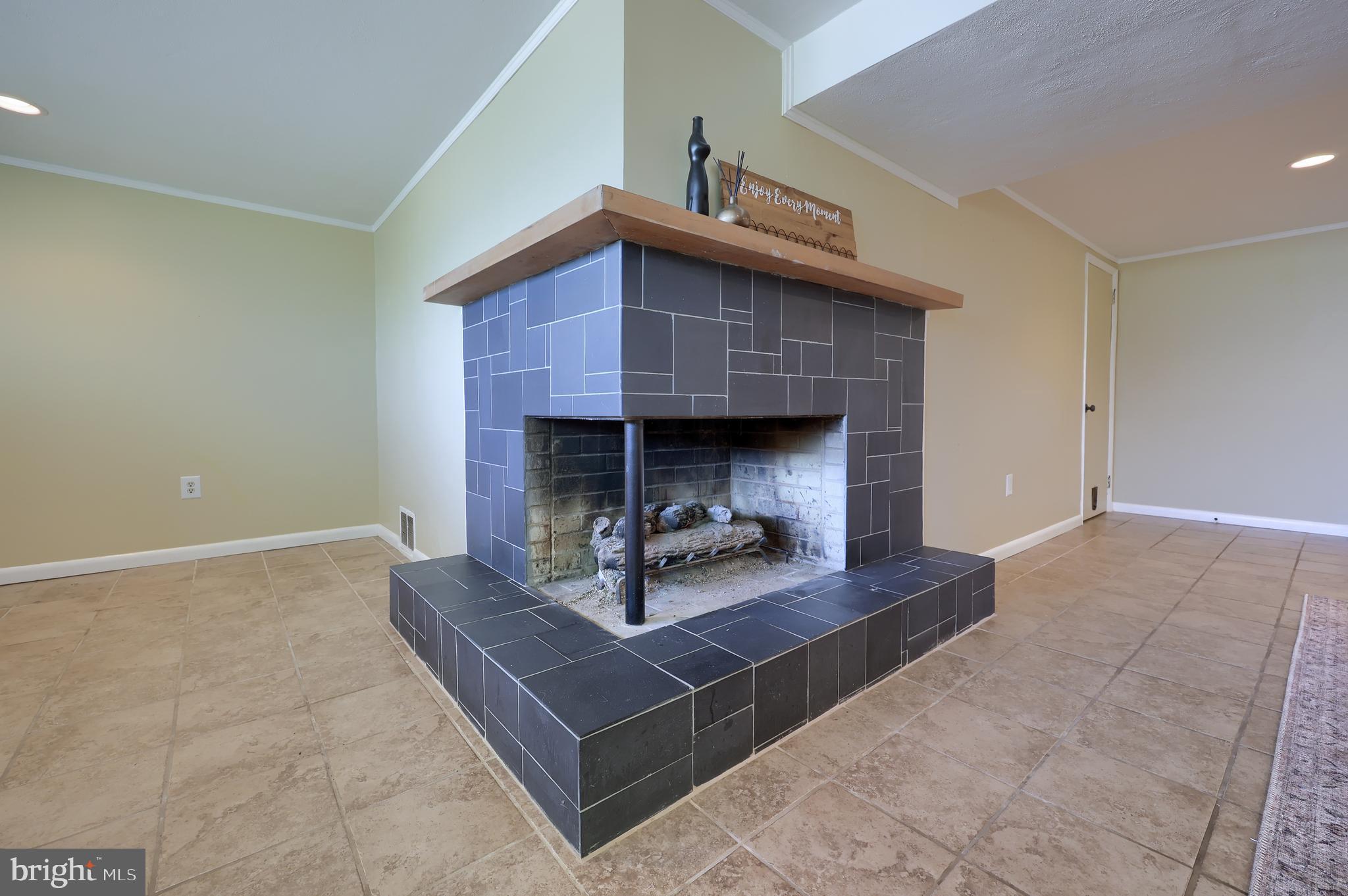 HILLCREST - Residential