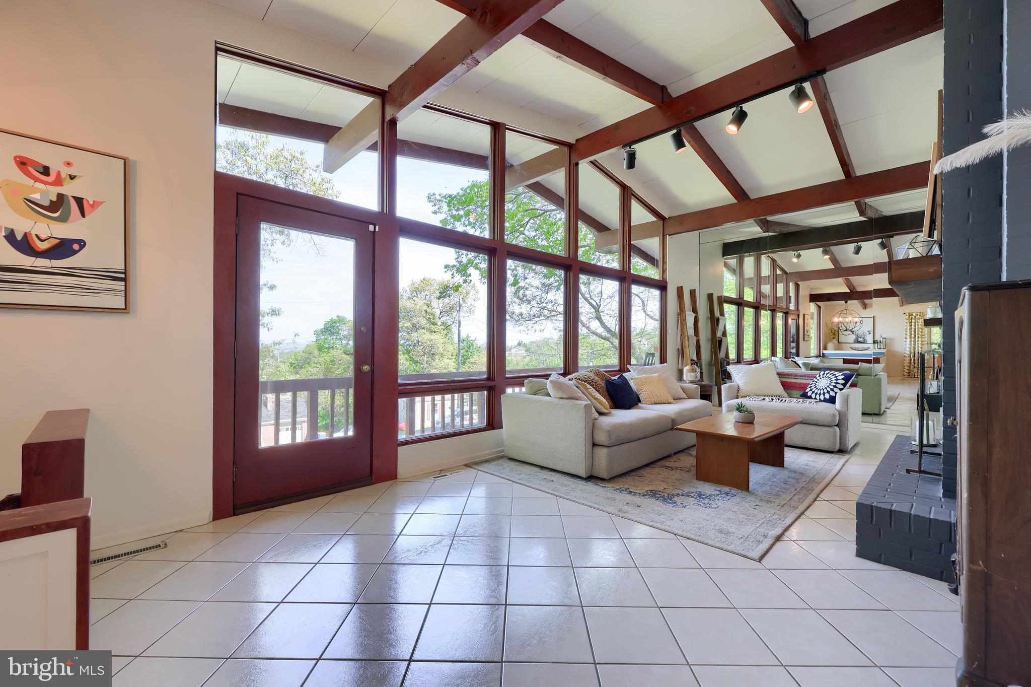 HILLCREST - Residential