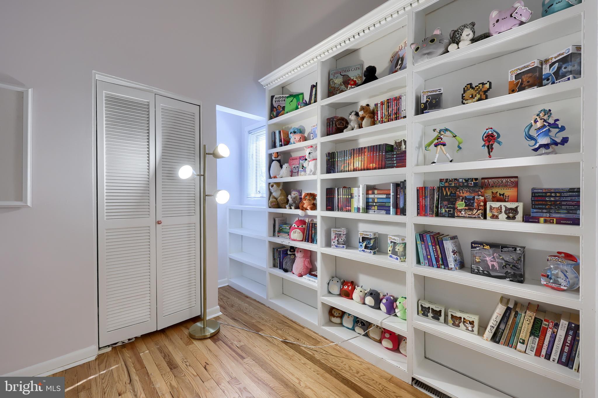 HILLCREST - Residential