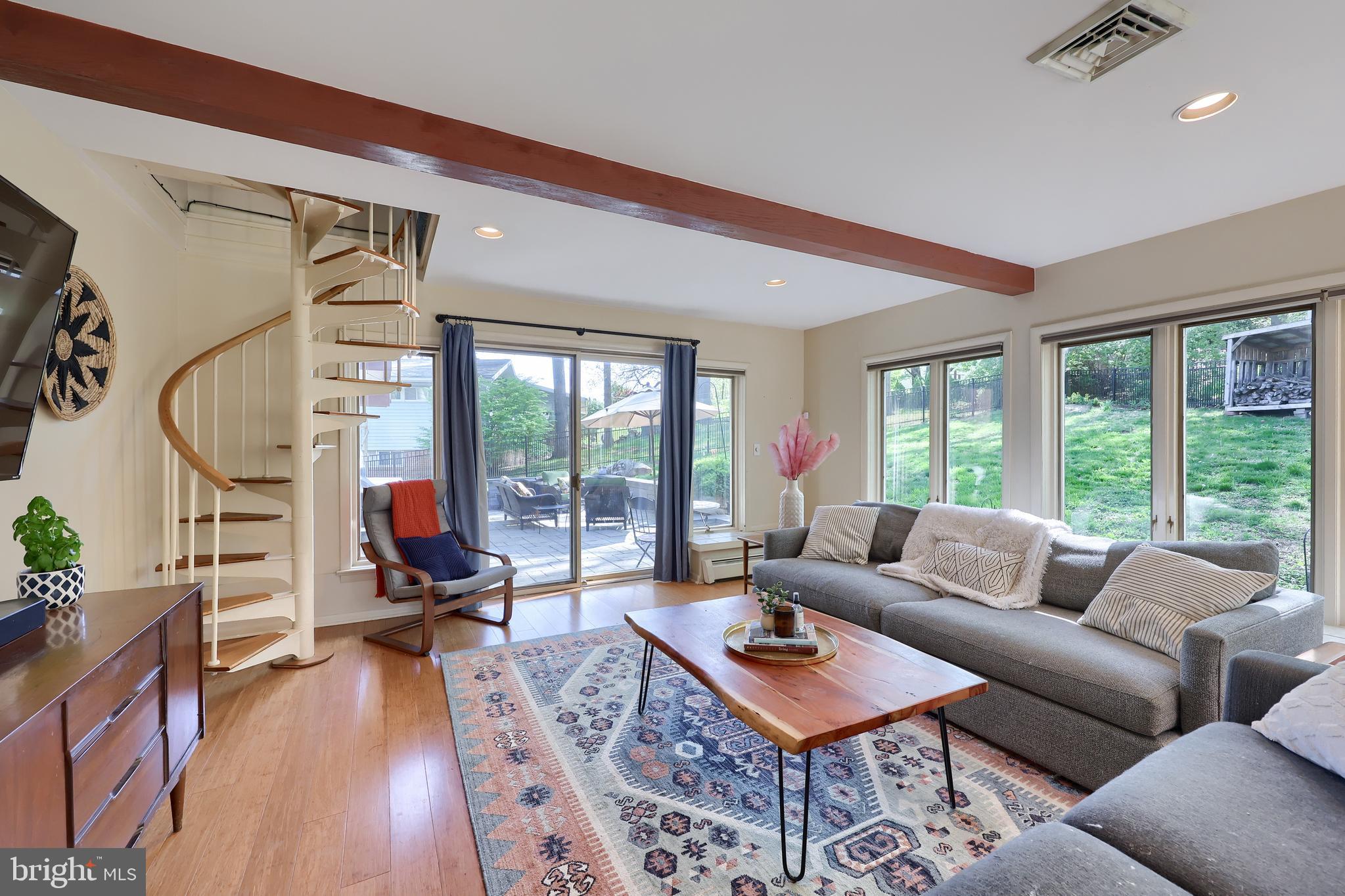 HILLCREST - Residential