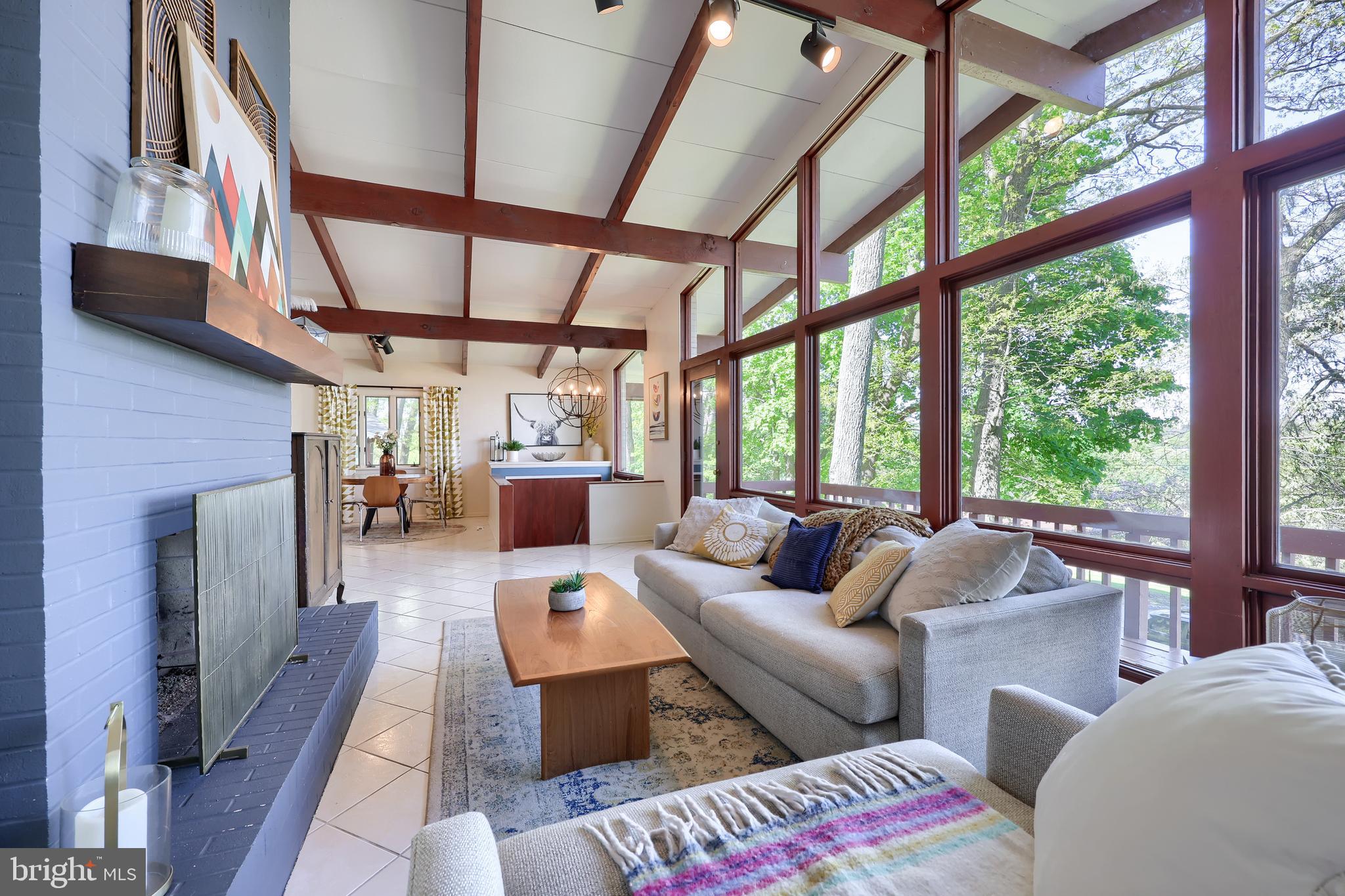 HILLCREST - Residential