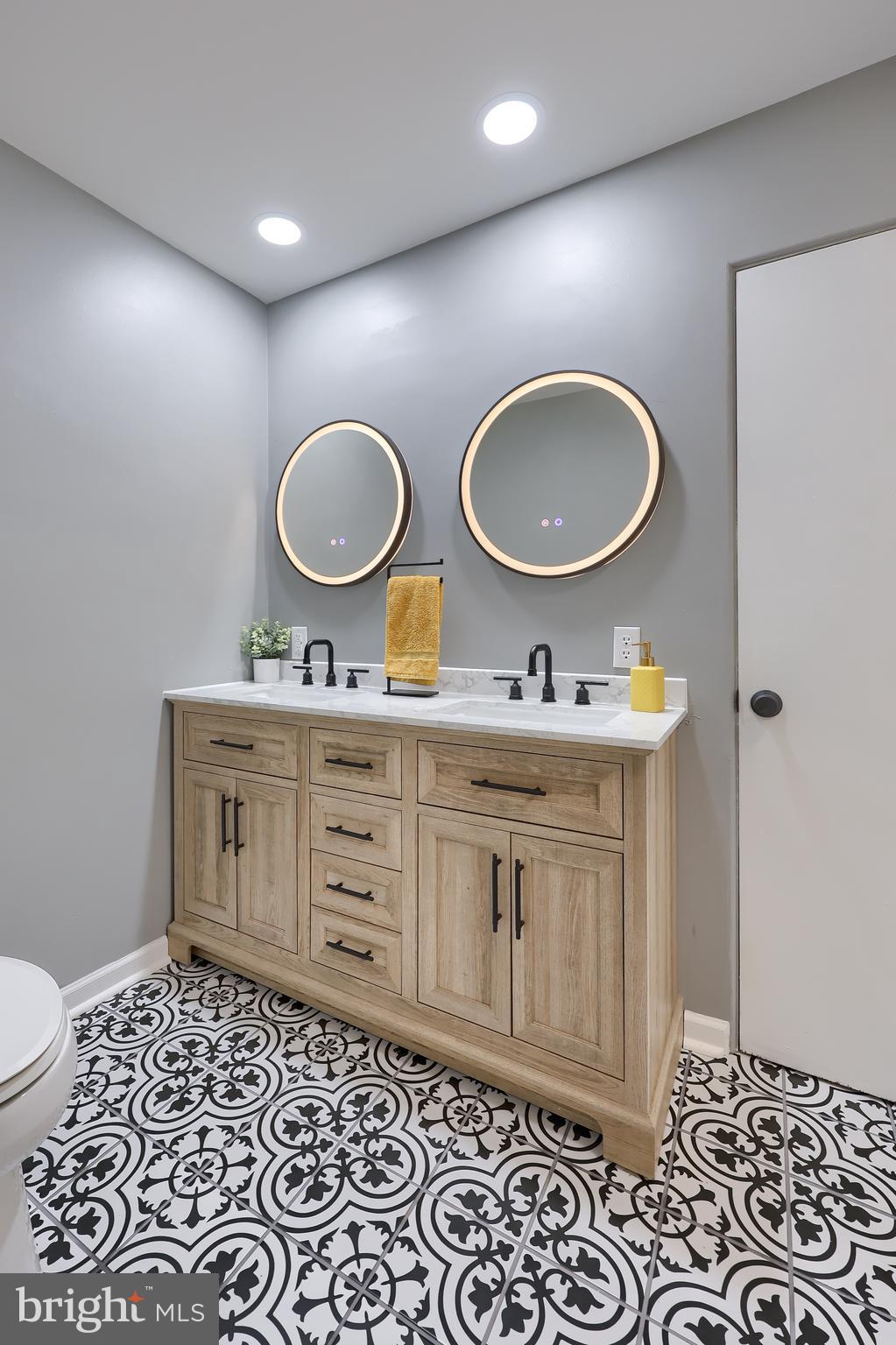 HILLCREST - Residential