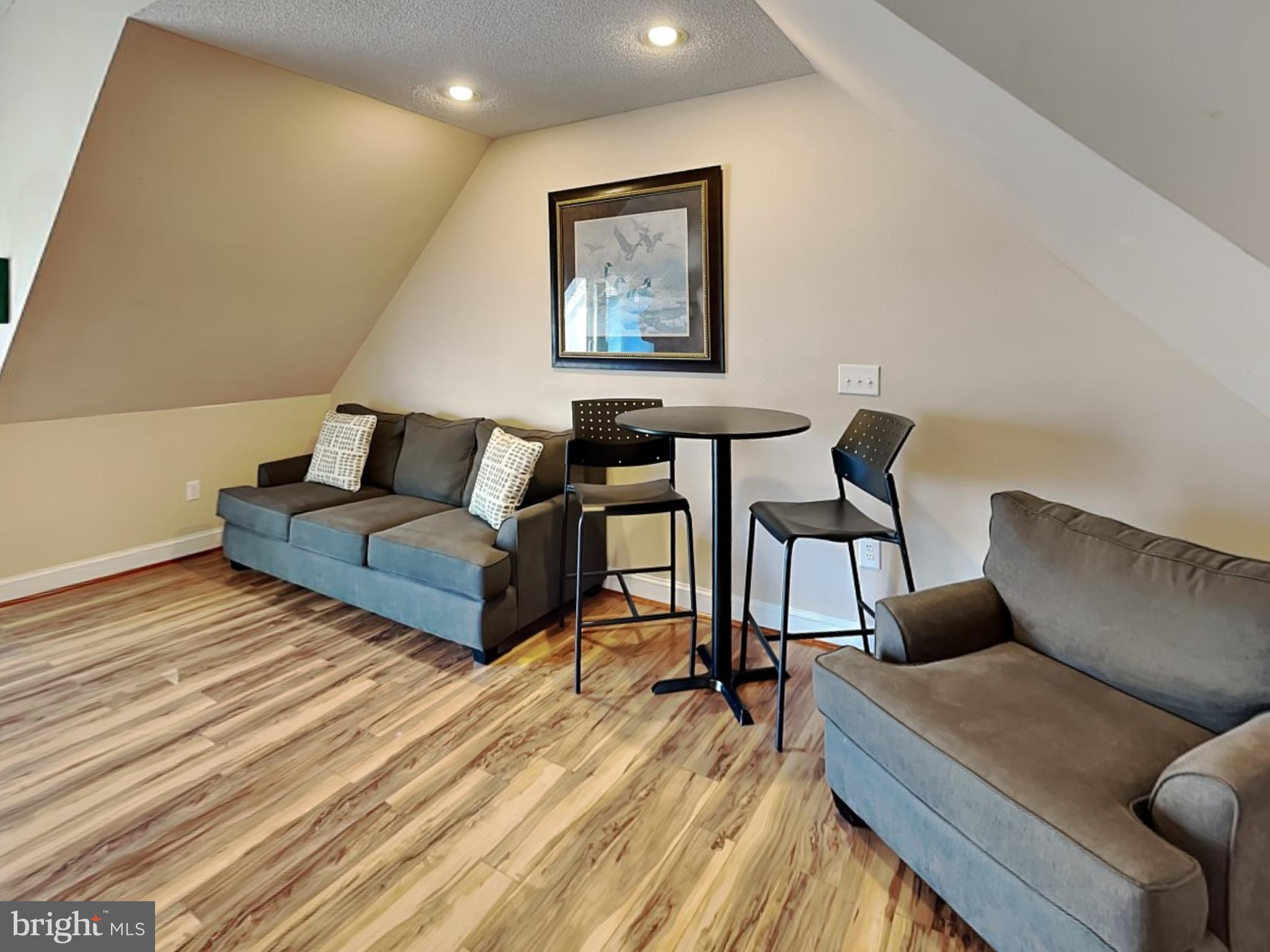 SHINGLE CAMP TERRACE - Residential