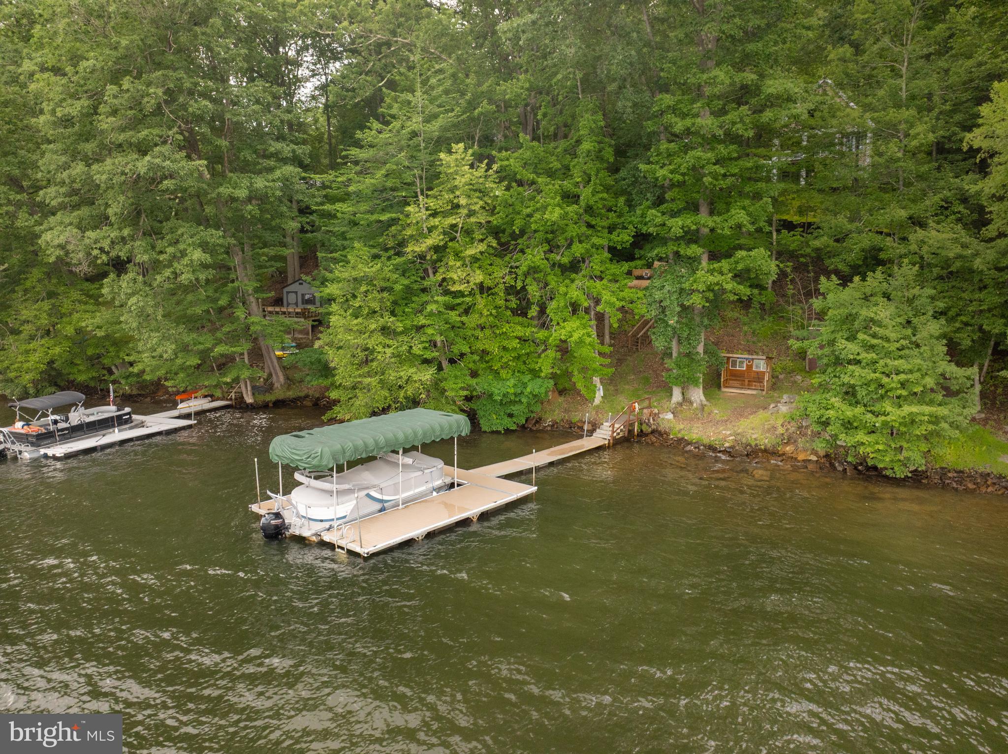 SHINGLE CAMP TERRACE - Residential