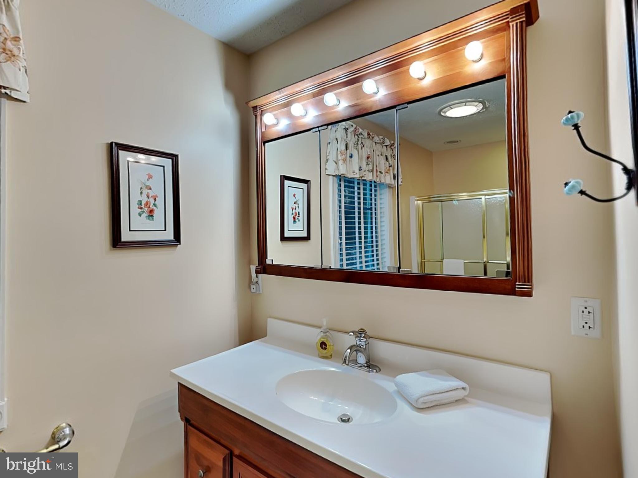 SHINGLE CAMP TERRACE - Residential