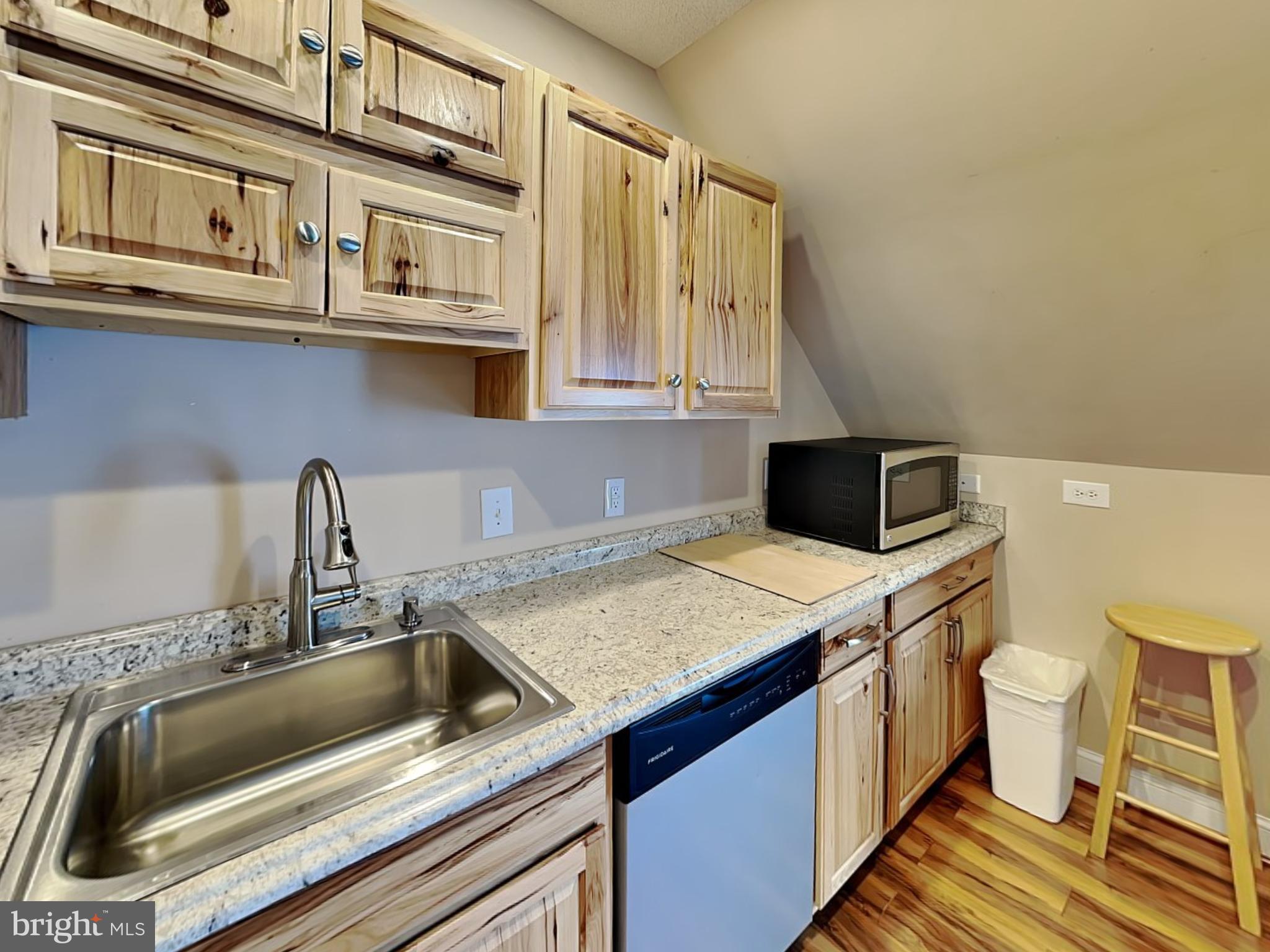 SHINGLE CAMP TERRACE - Residential