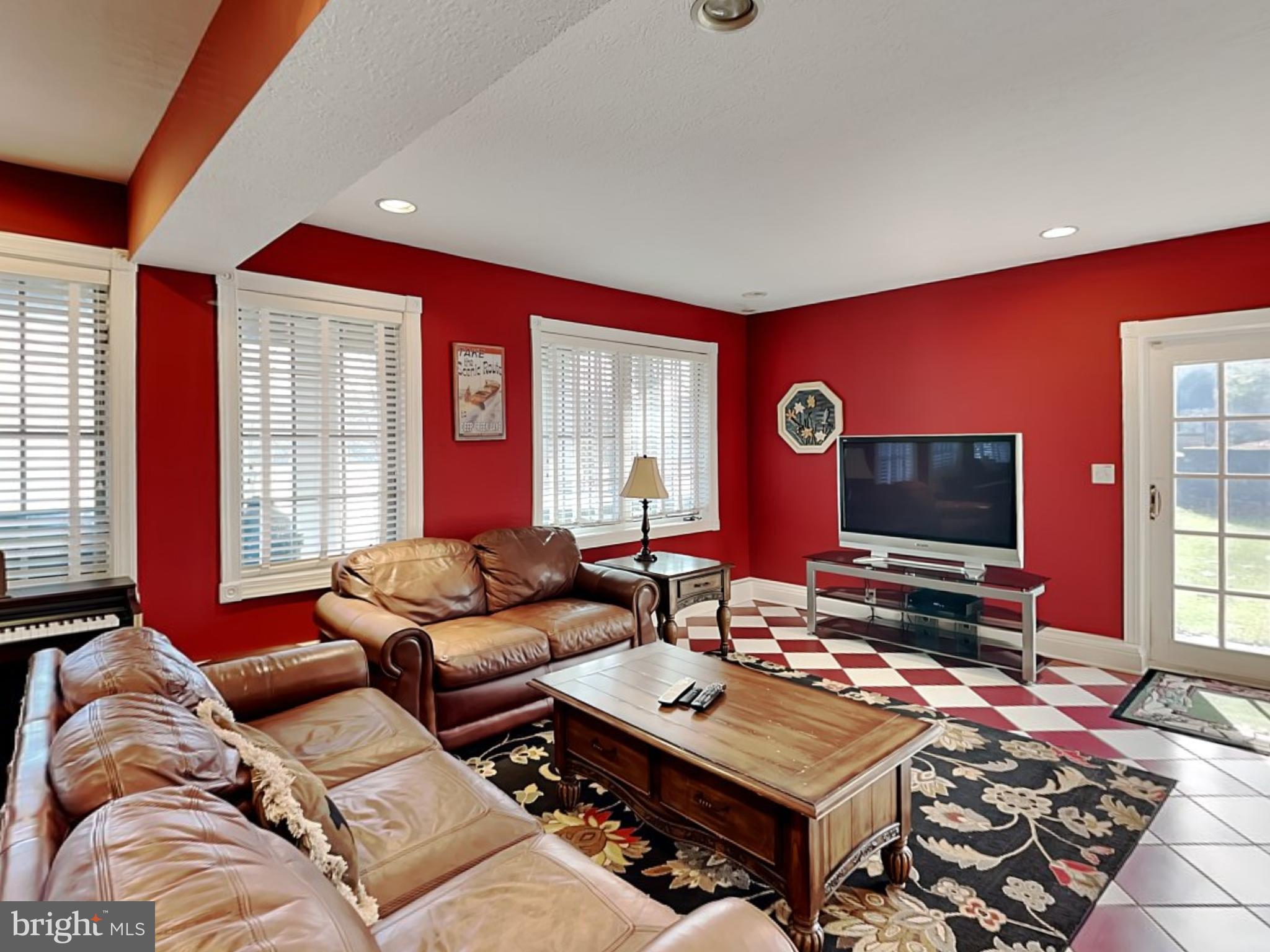 SHINGLE CAMP TERRACE - Residential