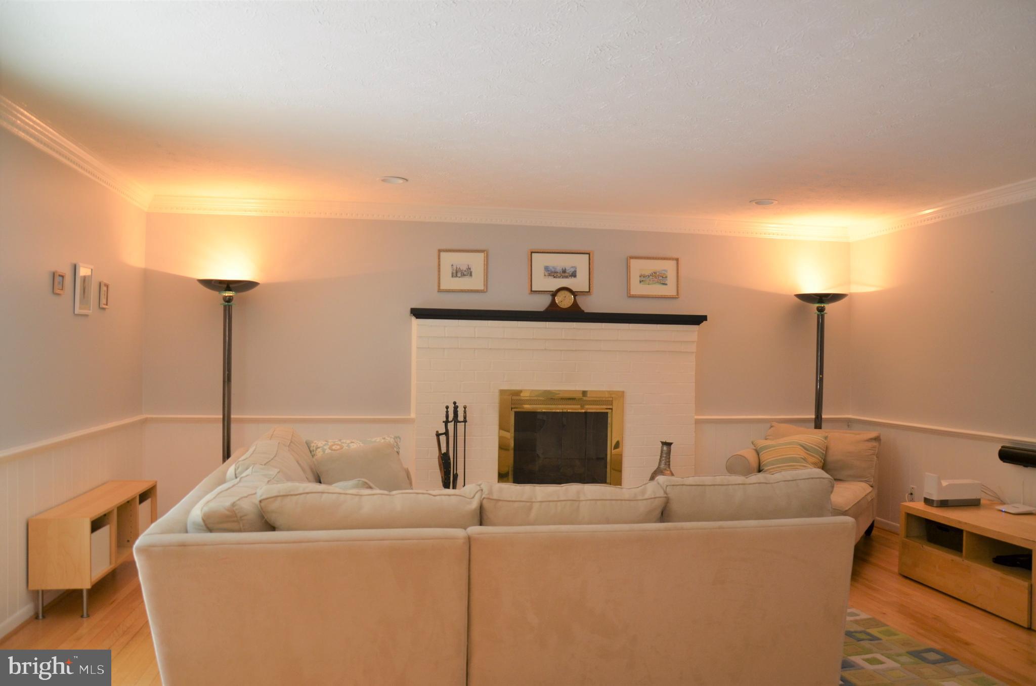 BURKE LAKE CLUSTER - Residential