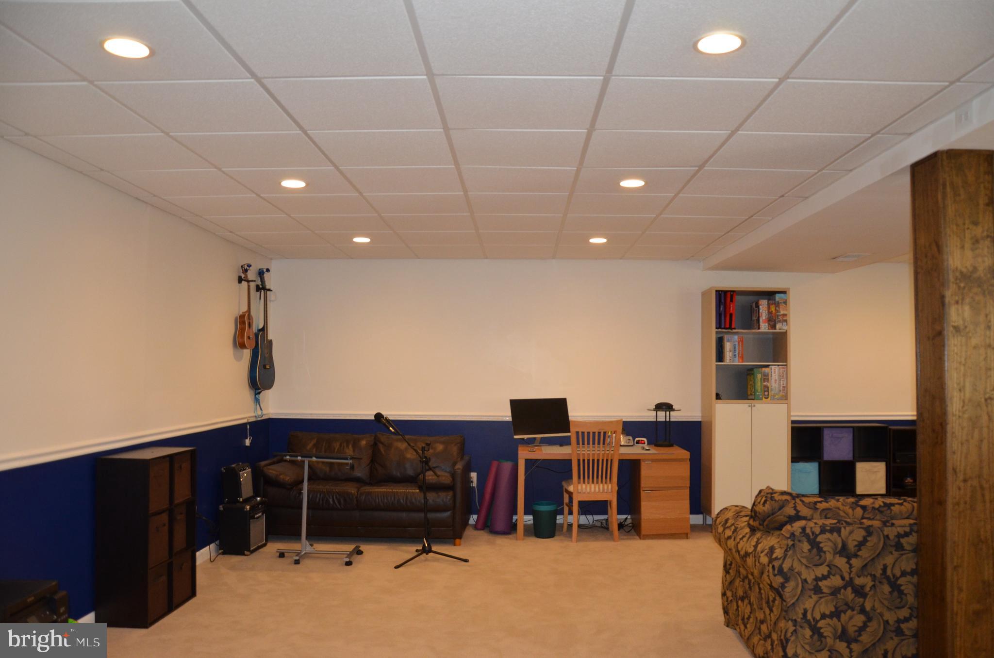 BURKE LAKE CLUSTER - Residential