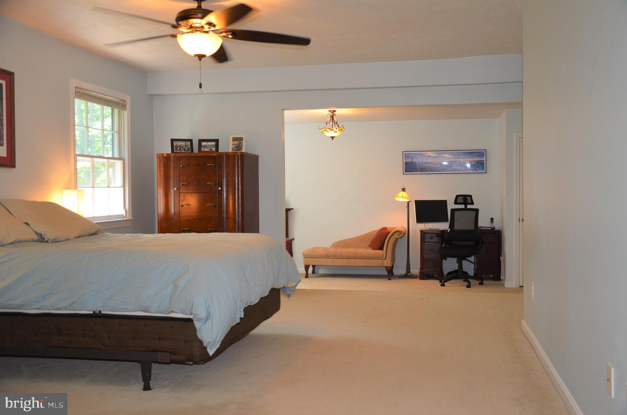 BURKE LAKE CLUSTER - Residential