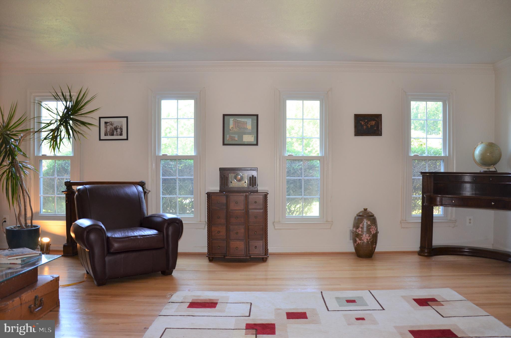 BURKE LAKE CLUSTER - Residential