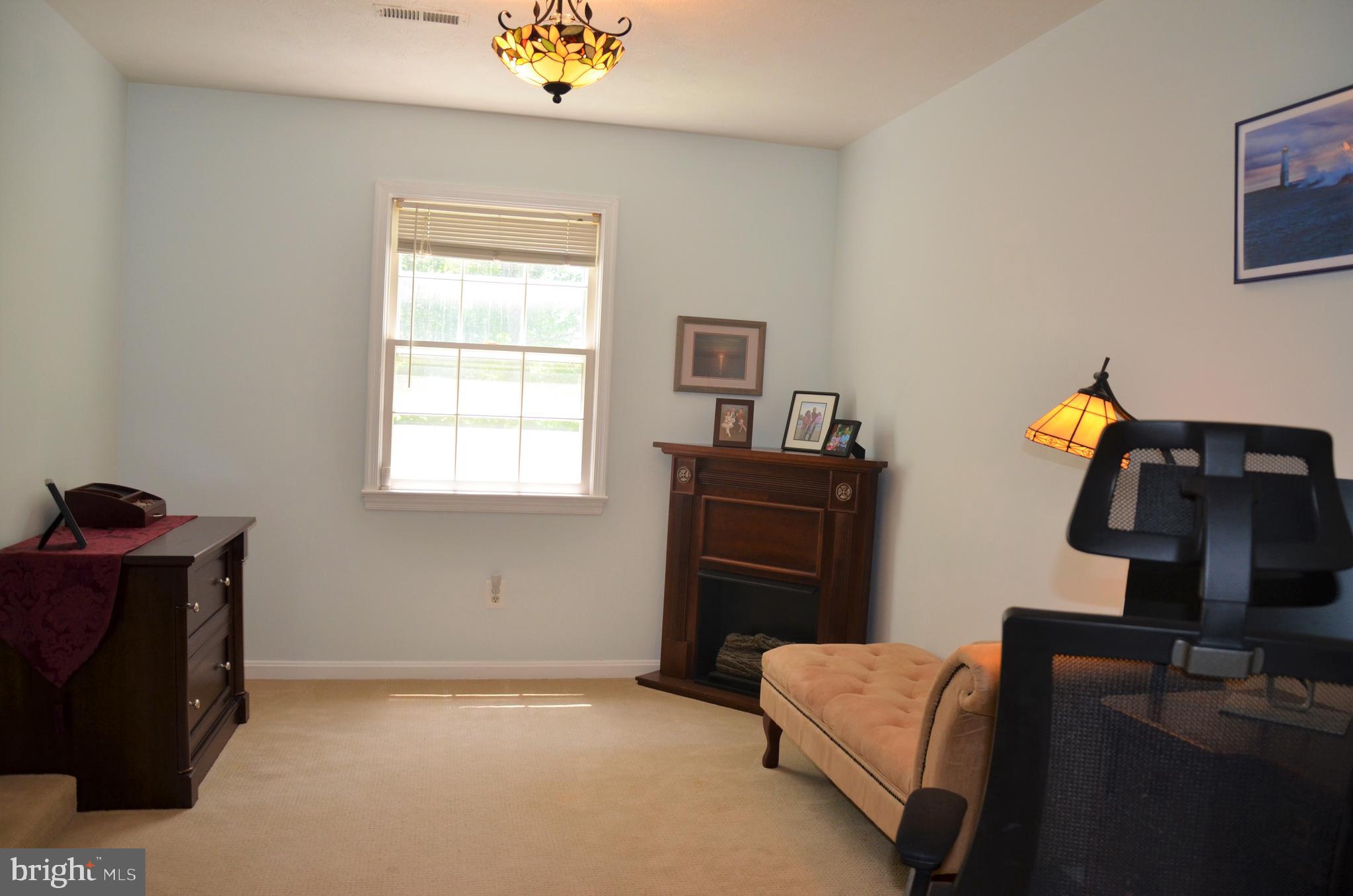 BURKE LAKE CLUSTER - Residential